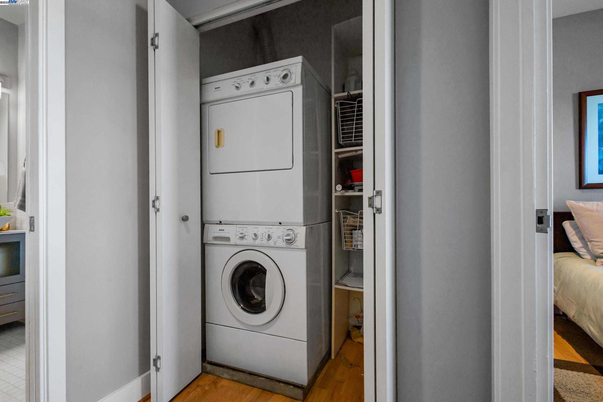 371 30Th St # 301, Oakland, California 94609, 1 Bedroom Bedrooms, 3 Rooms Rooms,1 BathroomBathrooms,Residential,For Sale,371 30Th St # 301,41087455