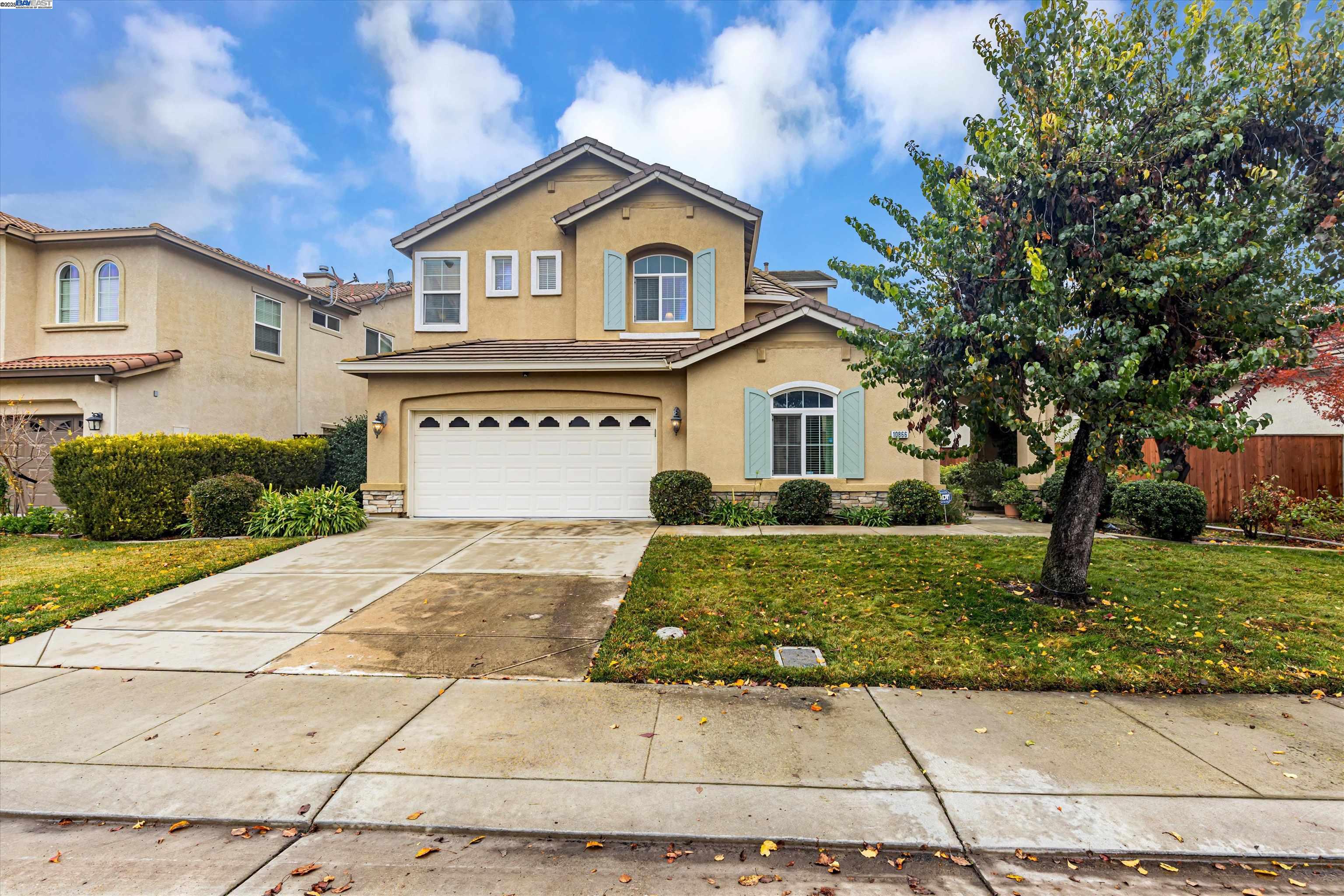 Detail Gallery Image 1 of 40 For 10866 Merritt Dr., Stockton,  CA 95219 - 5 Beds | 3 Baths