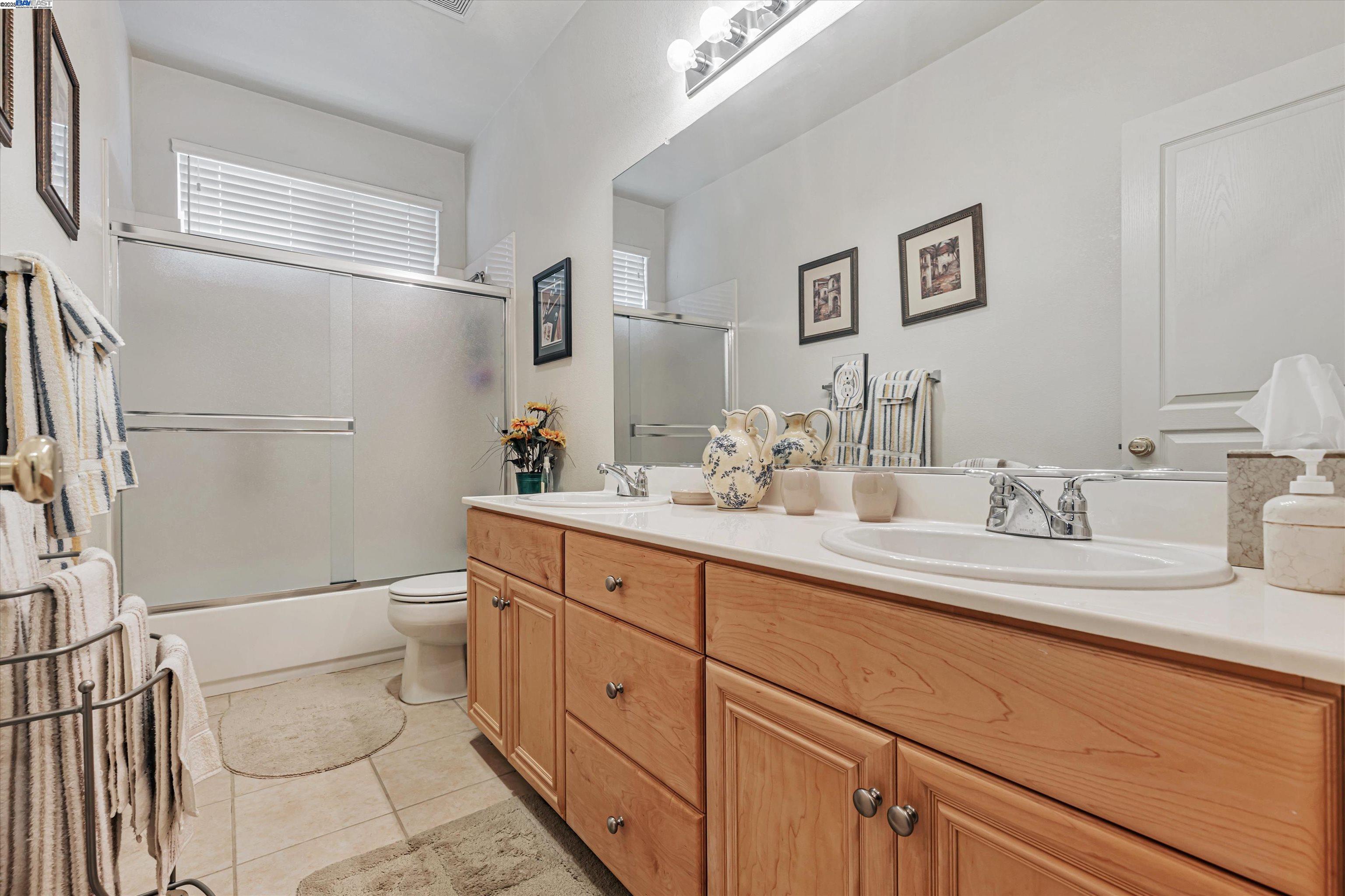 Detail Gallery Image 33 of 40 For 10866 Merritt Dr., Stockton,  CA 95219 - 5 Beds | 3 Baths