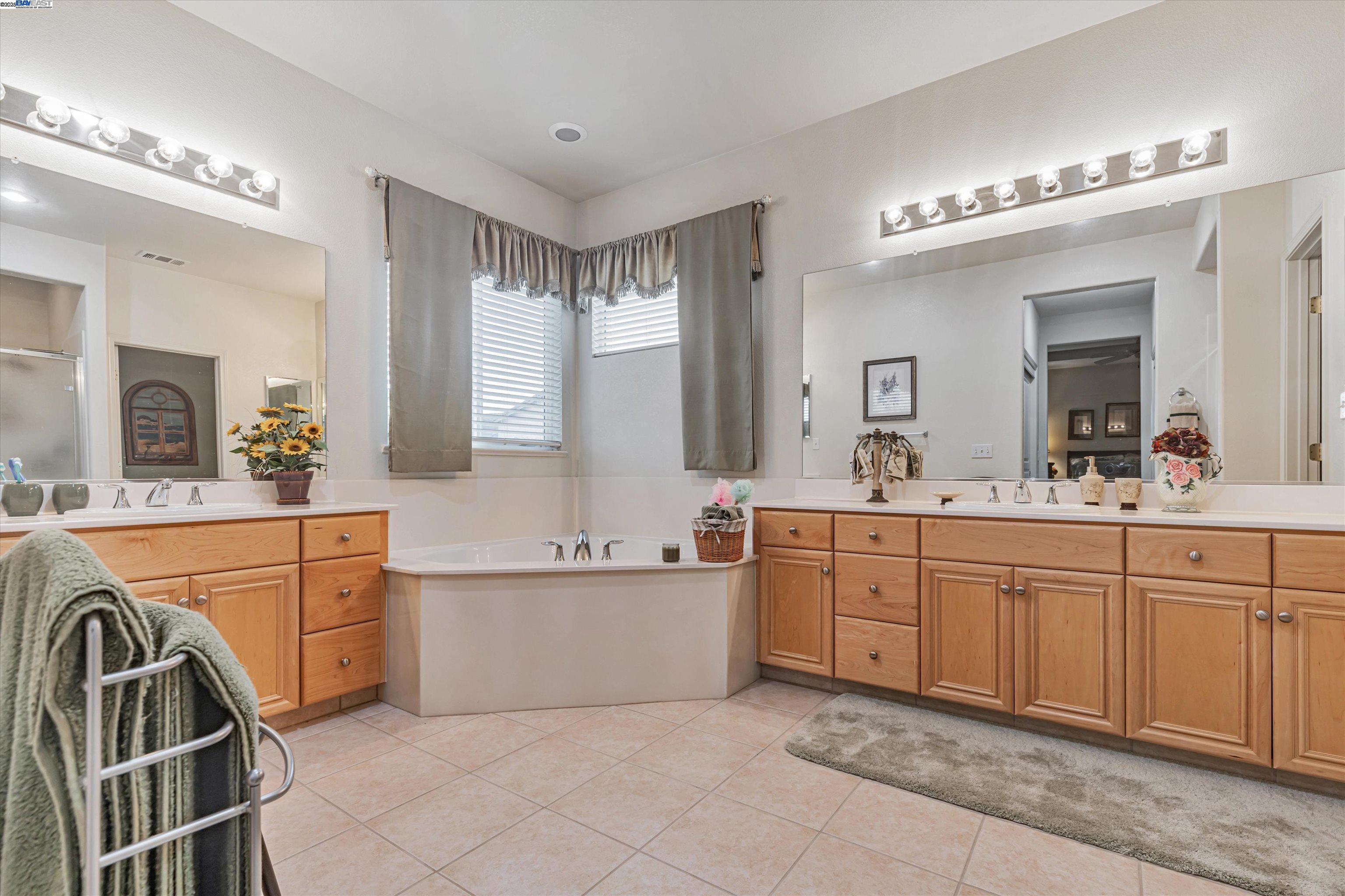 Detail Gallery Image 34 of 40 For 10866 Merritt Dr., Stockton,  CA 95219 - 5 Beds | 3 Baths