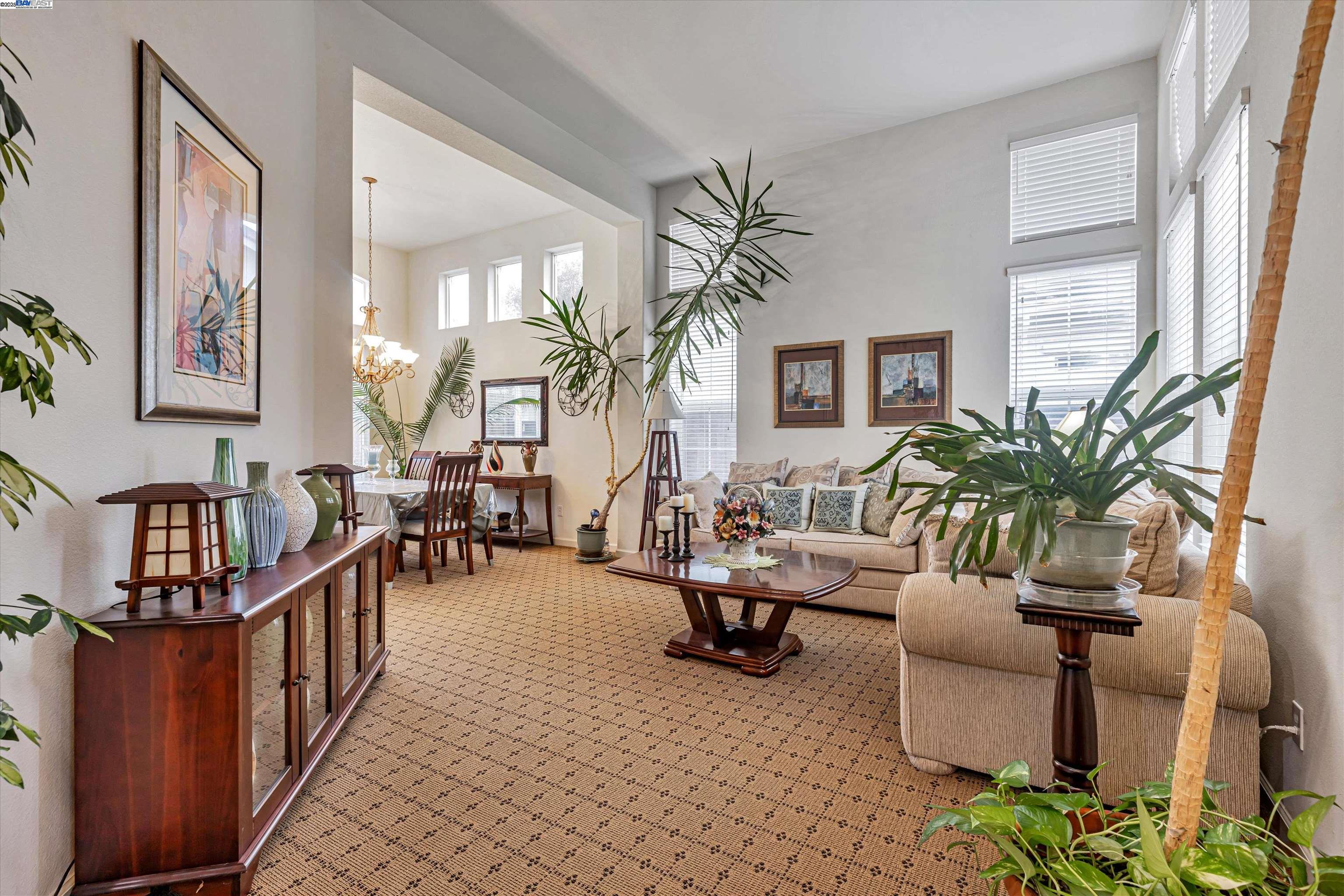 Detail Gallery Image 5 of 40 For 10866 Merritt Dr., Stockton,  CA 95219 - 5 Beds | 3 Baths