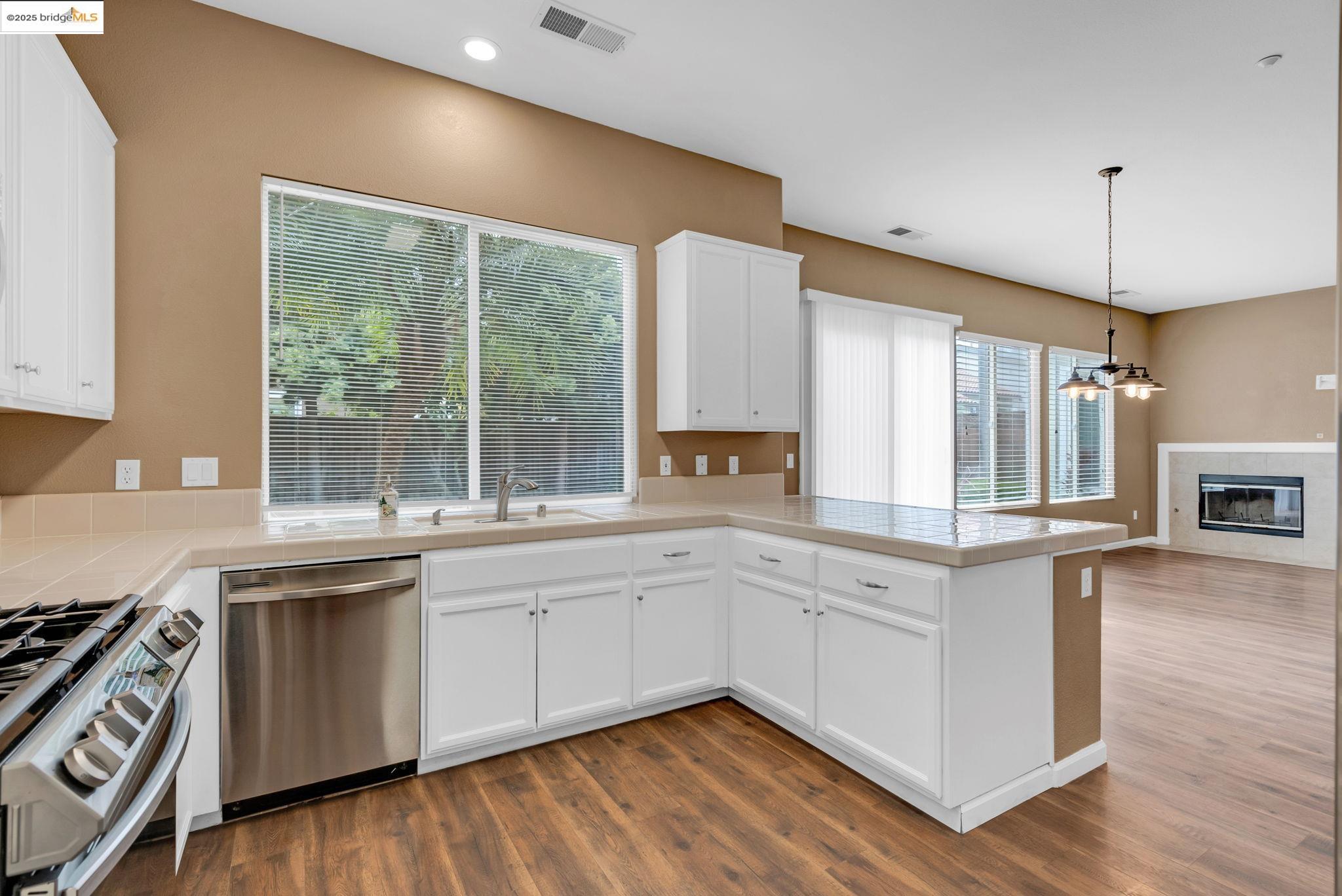 Detail Gallery Image 16 of 42 For 904 Independence Street, Brentwood,  CA 94513-9999 - 4 Beds | 2 Baths