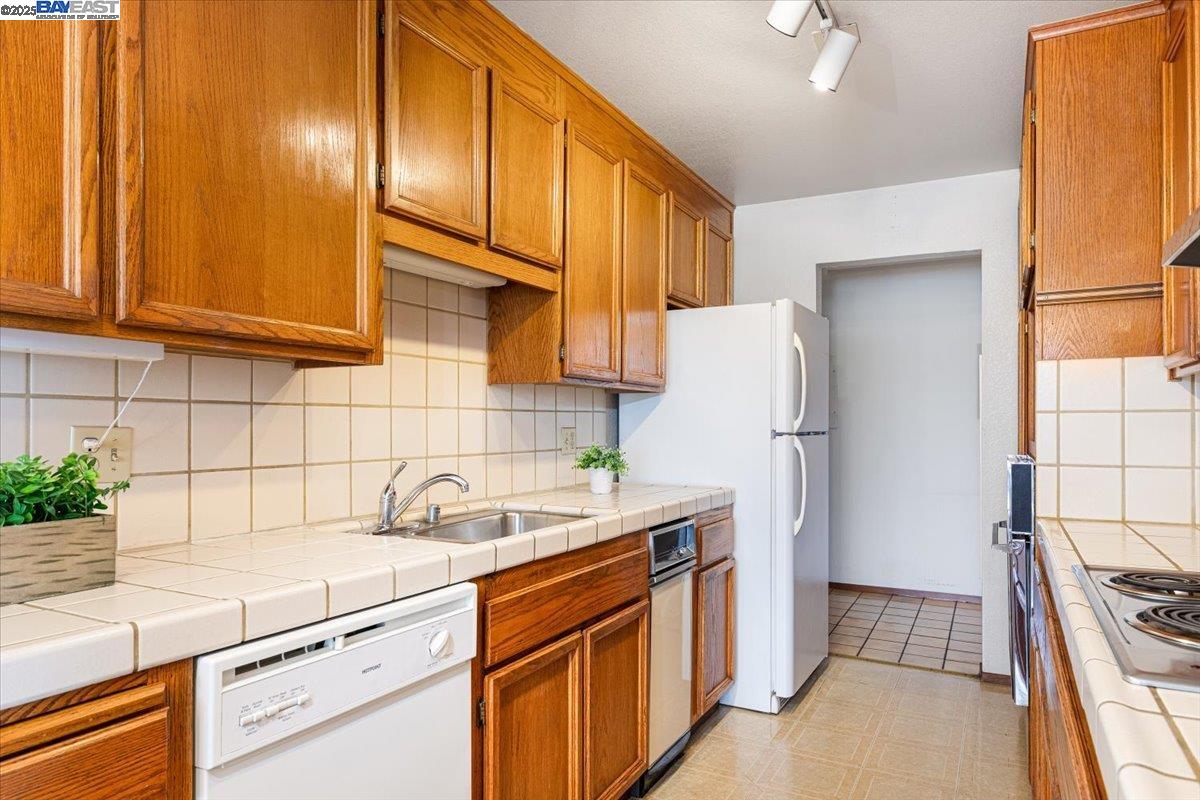 Photo #11: 41087490 Listing: Photo #11