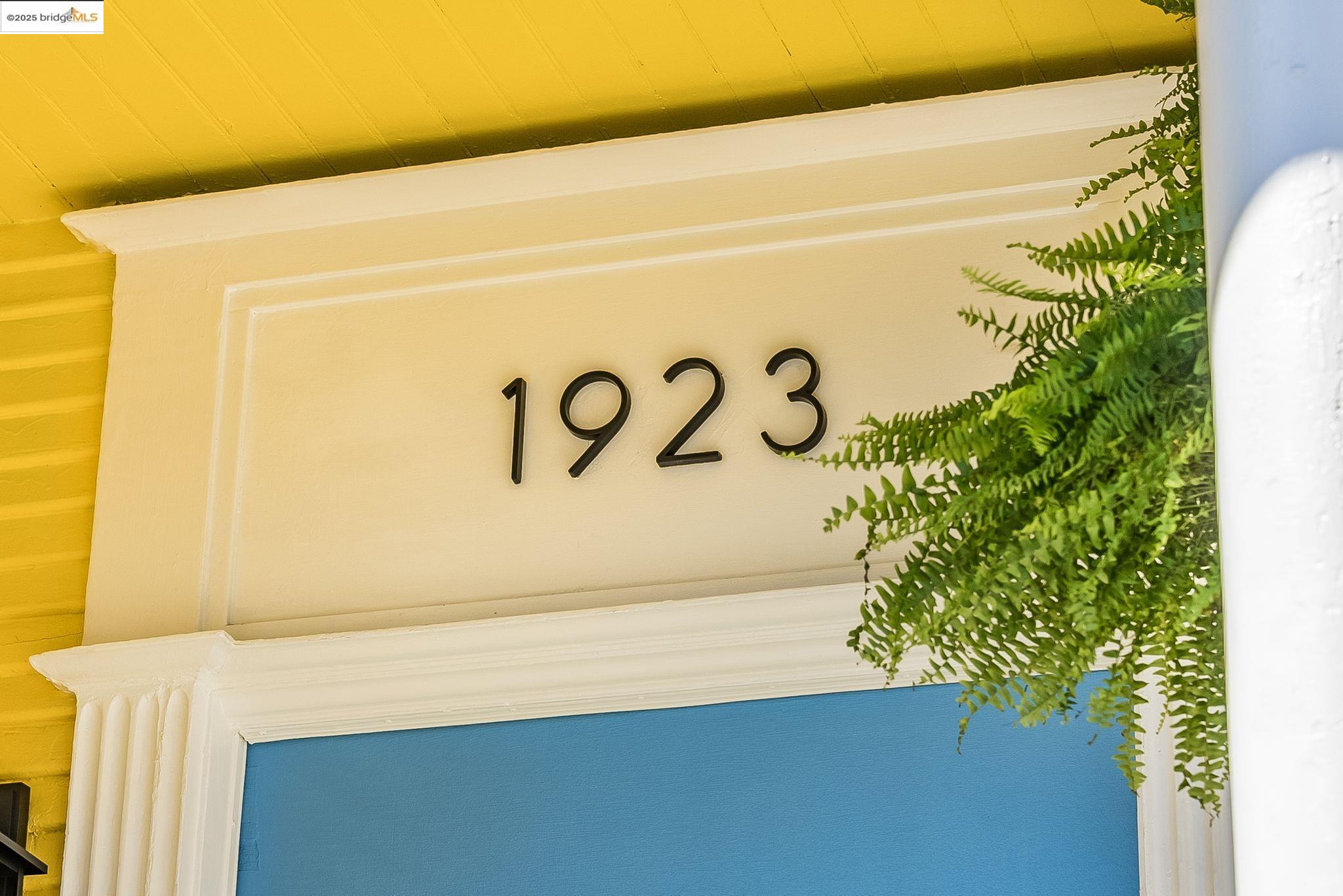1923 West St, Oakland, California 94612, 4 Bedrooms Bedrooms, 6 Rooms Rooms,2 BathroomsBathrooms,Residential,For Sale,1923 West St,41087514