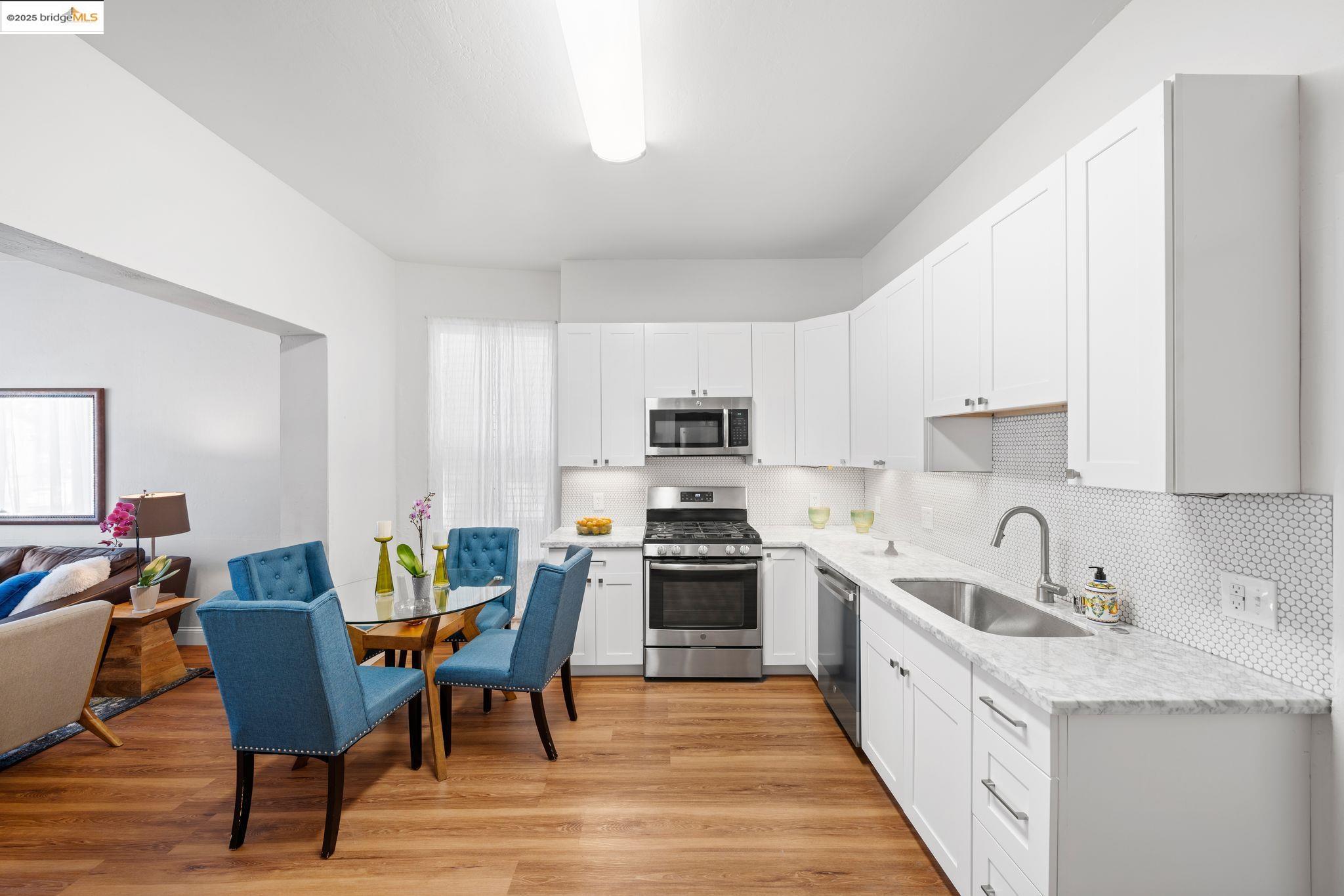 1923 West St, Oakland, California 94612, 4 Bedrooms Bedrooms, 6 Rooms Rooms,2 BathroomsBathrooms,Residential,For Sale,1923 West St,41087514