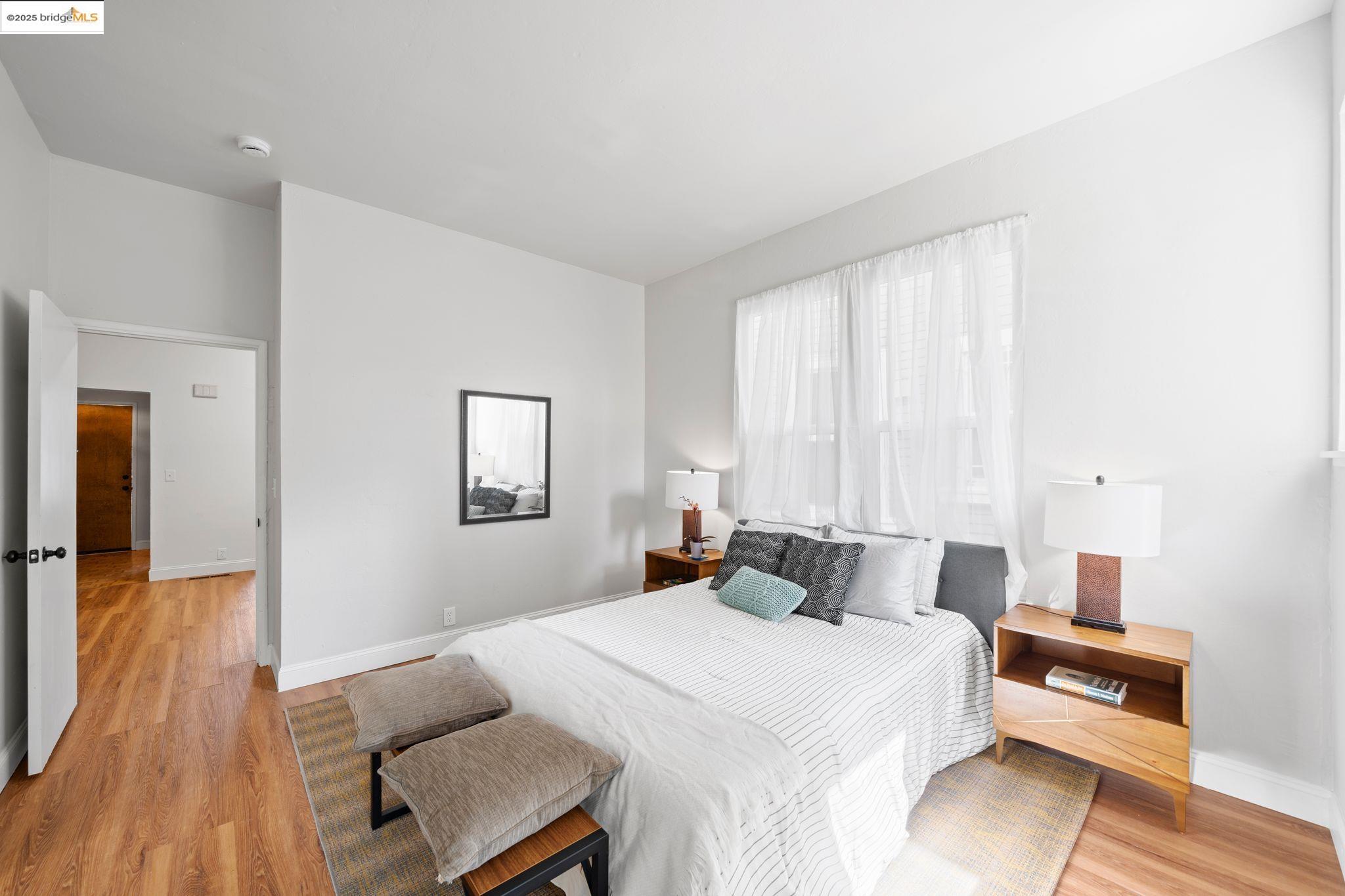 1923 West St, Oakland, California 94612, 4 Bedrooms Bedrooms, 6 Rooms Rooms,2 BathroomsBathrooms,Residential,For Sale,1923 West St,41087514