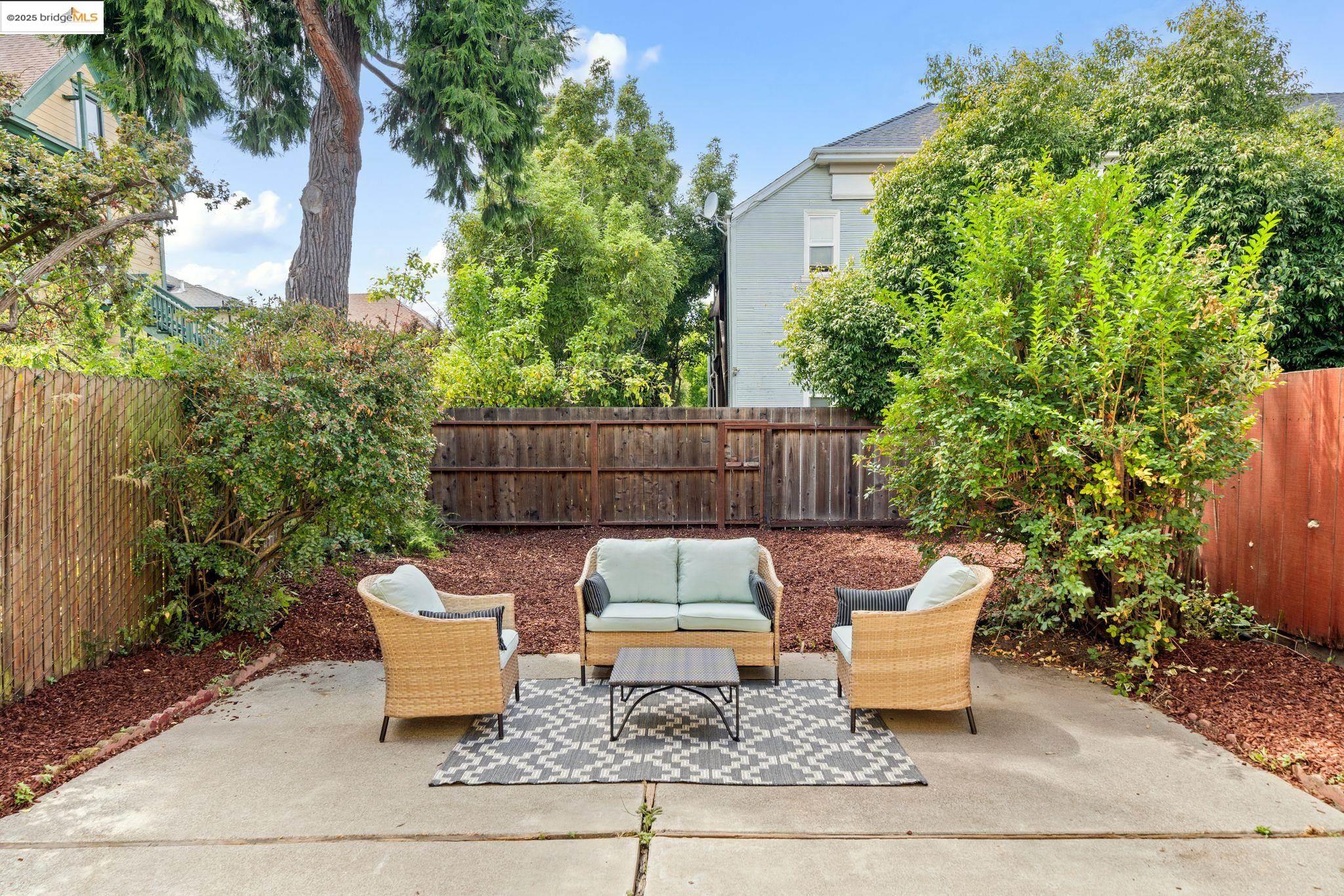 1923 West St, Oakland, California 94612, 4 Bedrooms Bedrooms, 6 Rooms Rooms,2 BathroomsBathrooms,Residential,For Sale,1923 West St,41087514