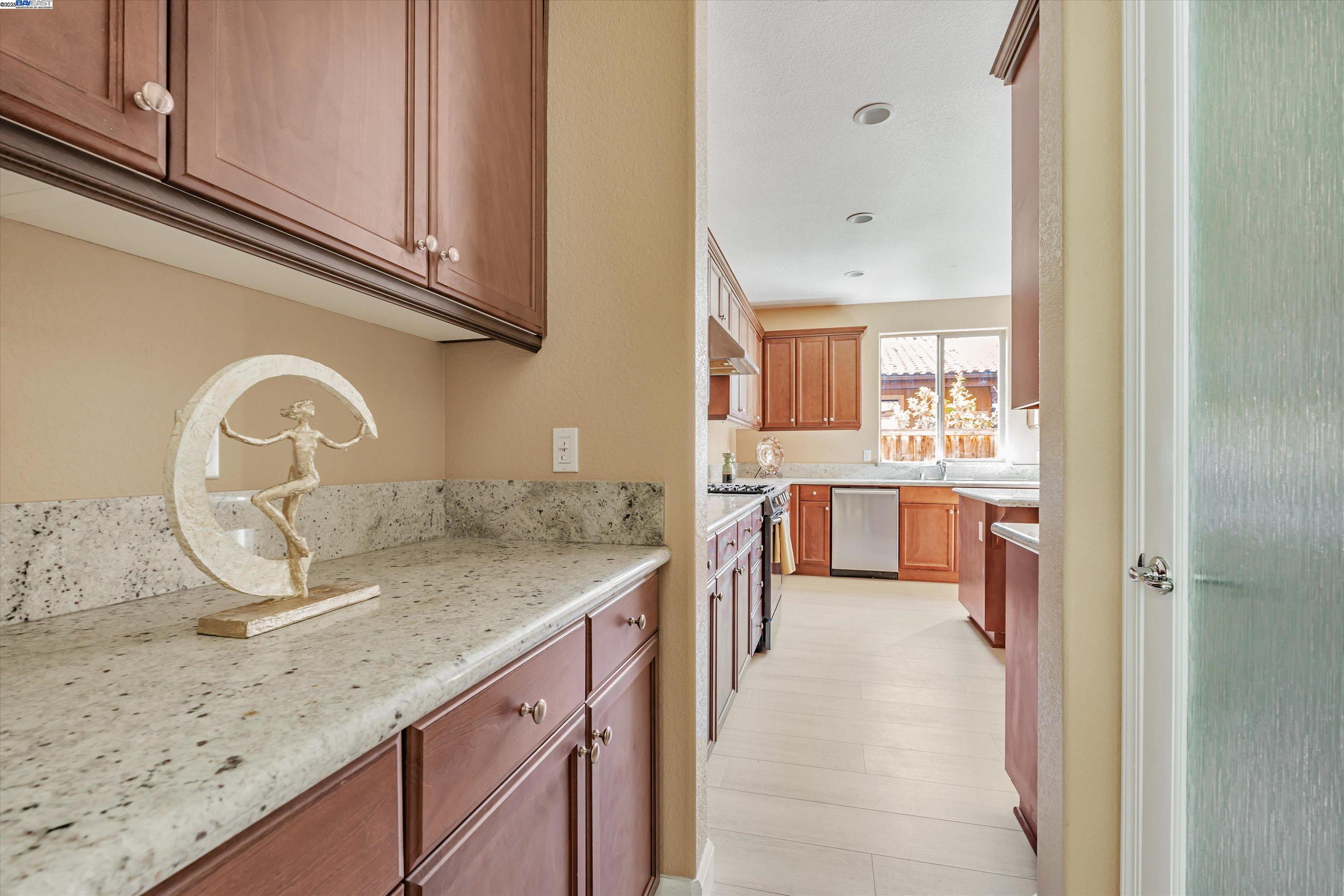 Detail Gallery Image 13 of 50 For 3602 Levanto Way, Manteca,  CA 95337 - 4 Beds | 3/1 Baths