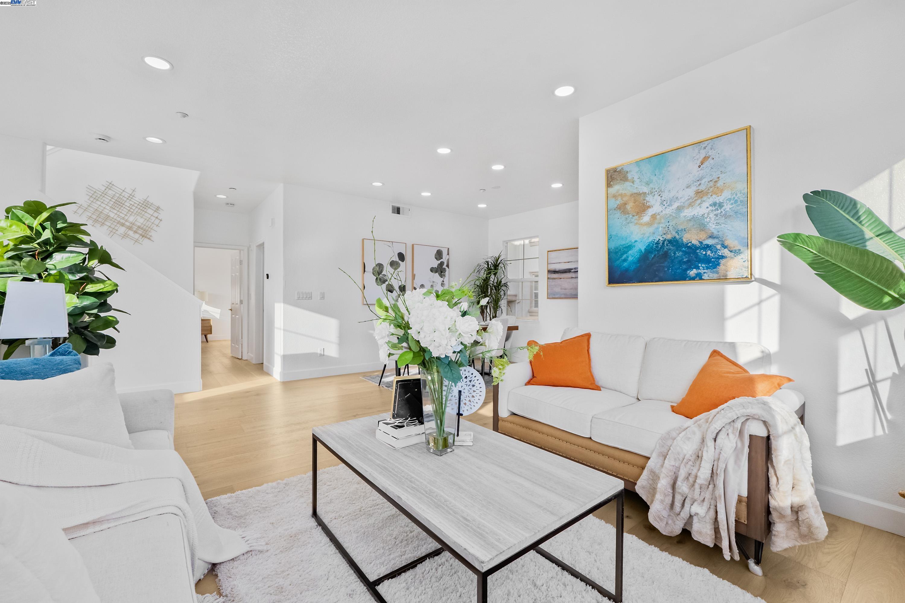 Detail Gallery Image 1 of 38 For 341 Casselino Drive #1,  San Jose,  CA 95136 - 3 Beds | 2/1 Baths