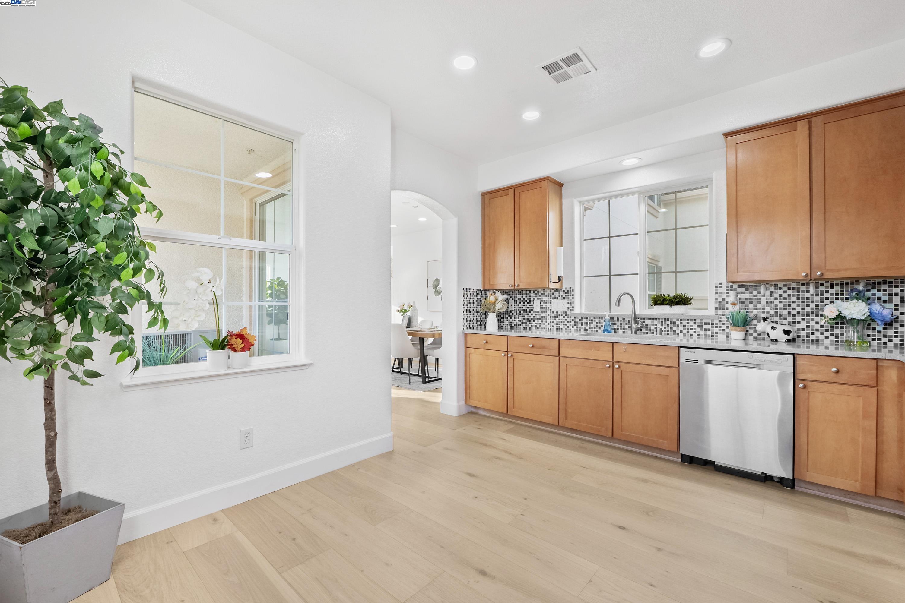 Detail Gallery Image 14 of 38 For 341 Casselino Drive #1,  San Jose,  CA 95136 - 3 Beds | 2/1 Baths