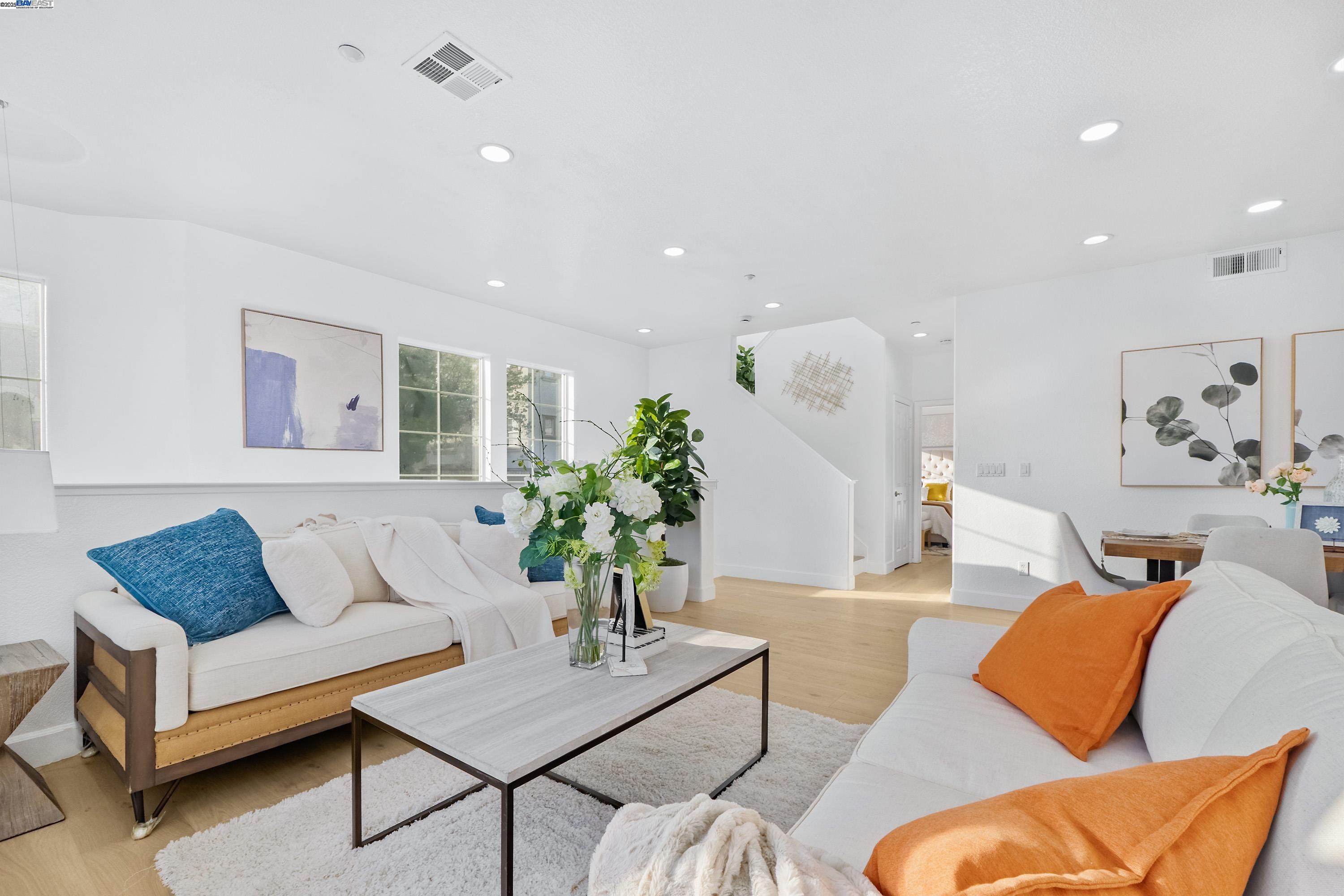 Detail Gallery Image 5 of 38 For 341 Casselino Drive #1,  San Jose,  CA 95136 - 3 Beds | 2/1 Baths