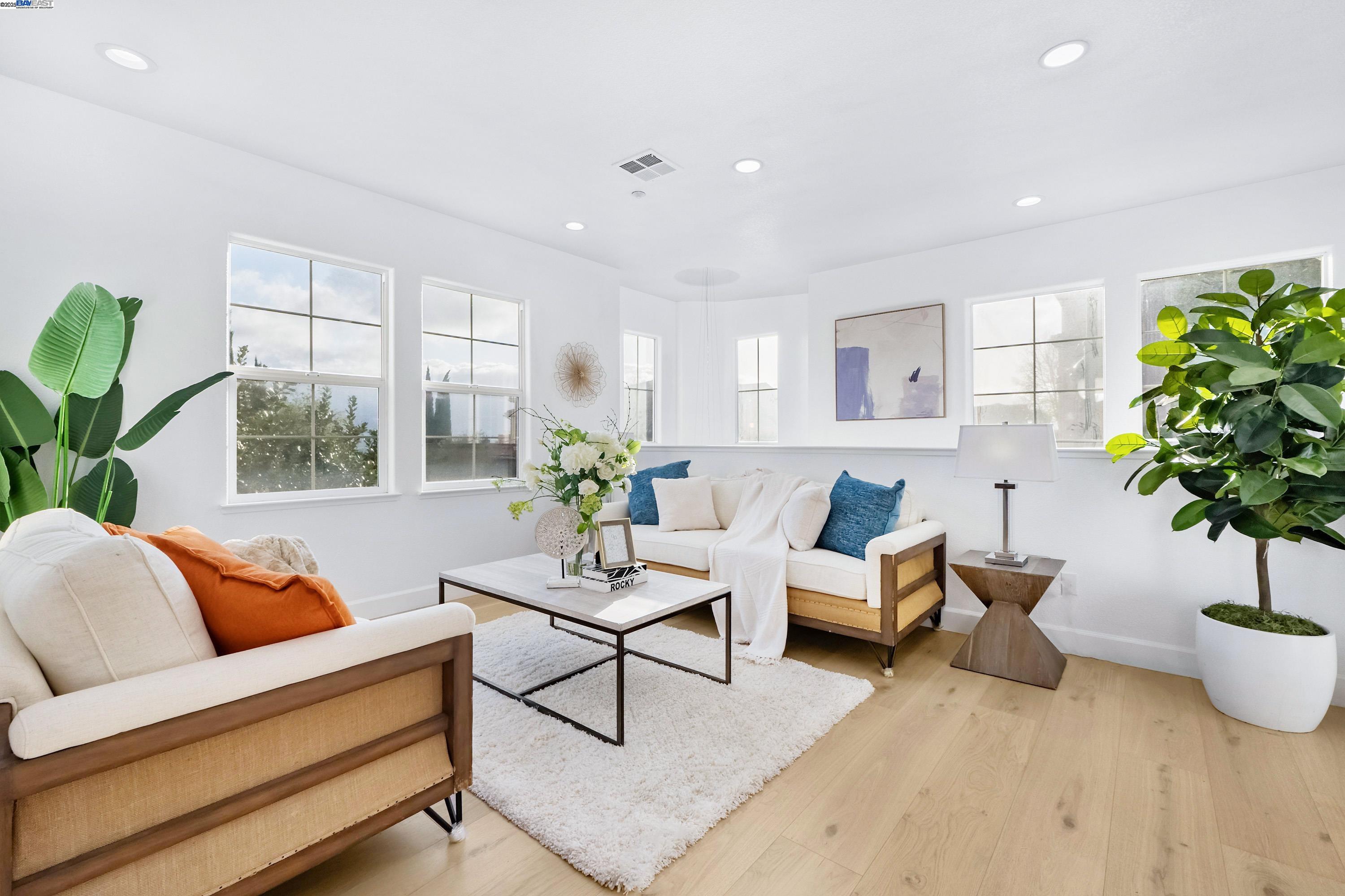 Detail Gallery Image 6 of 38 For 341 Casselino Drive #1,  San Jose,  CA 95136 - 3 Beds | 2/1 Baths