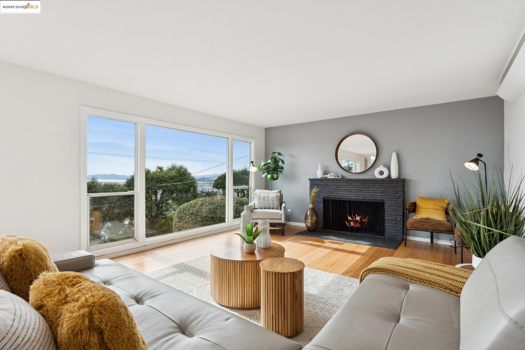 Detail Gallery Image 1 of 1 For 2212 Arlington Blvd, El Cerrito,  CA 94530 - 4 Beds | 3 Baths