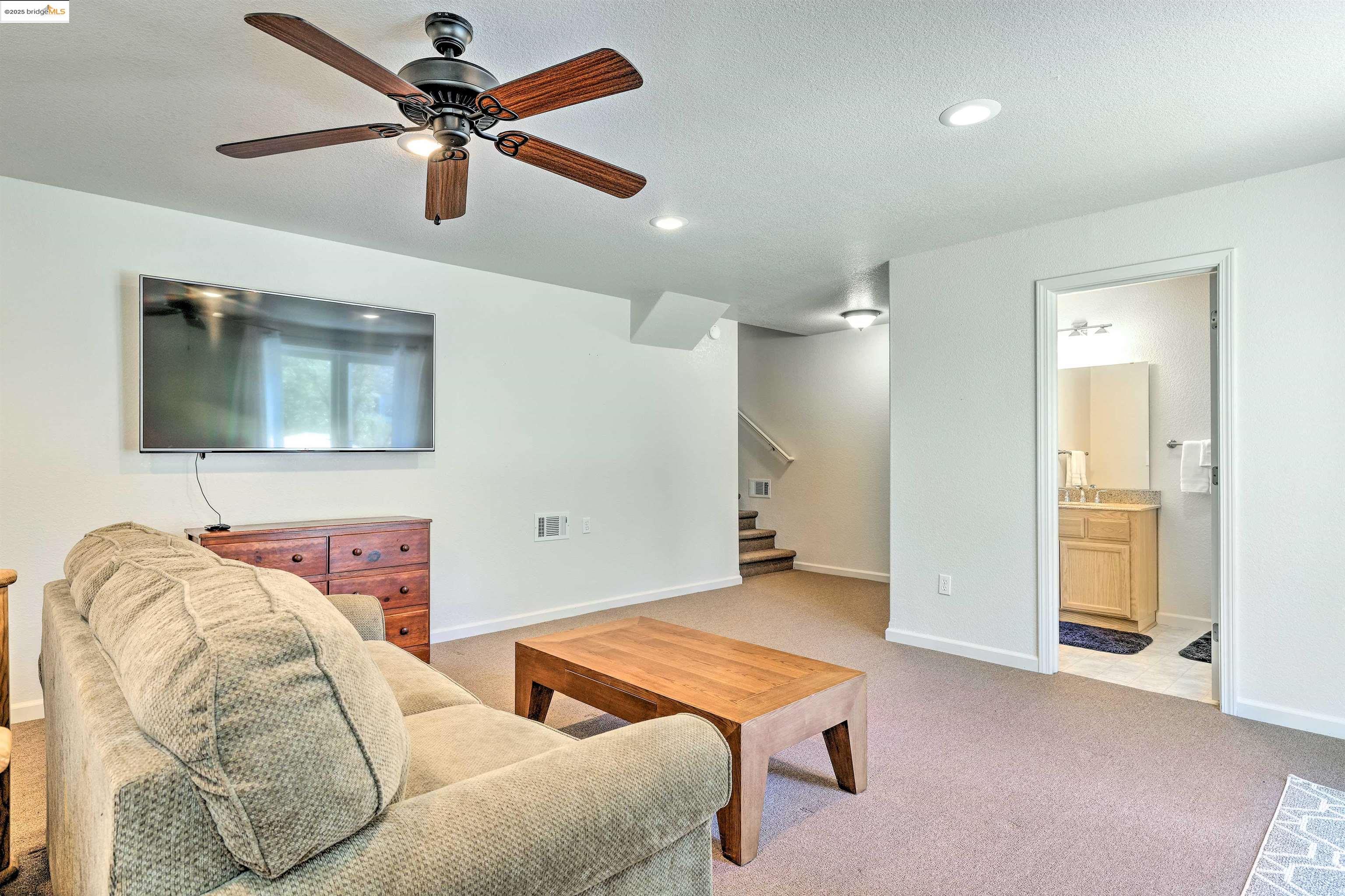 Detail Gallery Image 29 of 60 For 20838 Big Foot Circle, Groveland,  CA 95321-9505 - 3 Beds | 3 Baths