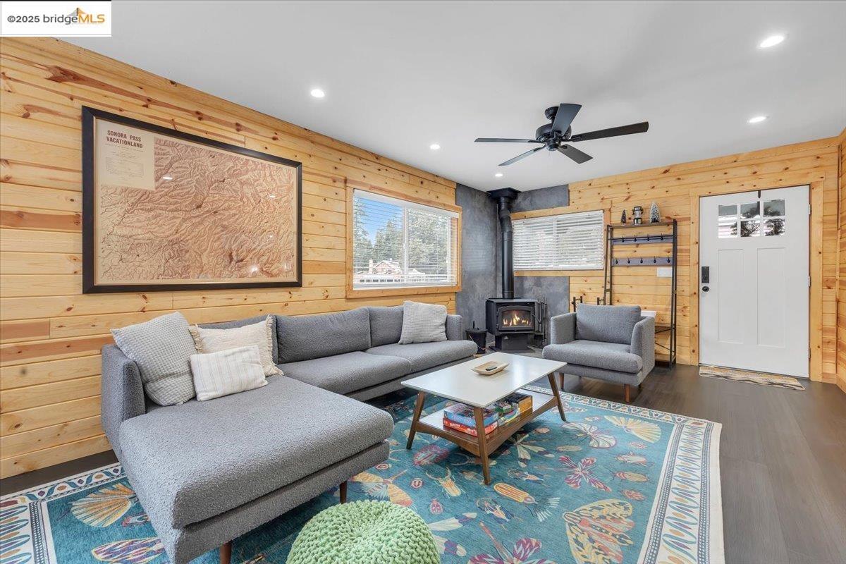 Detail Gallery Image 4 of 51 For 28635 #1 Herring Creek Ln, Strawberry,  CA 95375 - 1 Beds | 1 Baths
