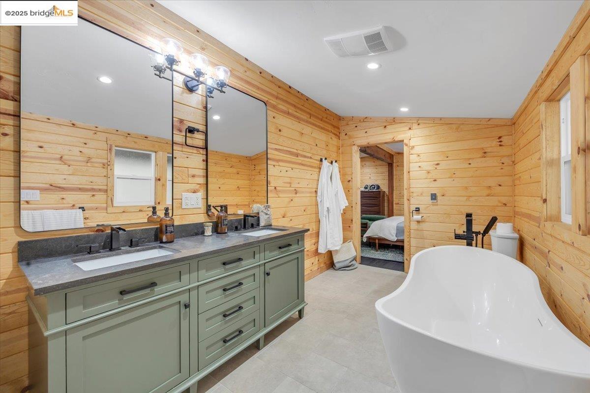 Detail Gallery Image 31 of 54 For 28635 #1 Herring Creek Ln, Strawberry,  CA 95375 - 1 Beds | 1 Baths