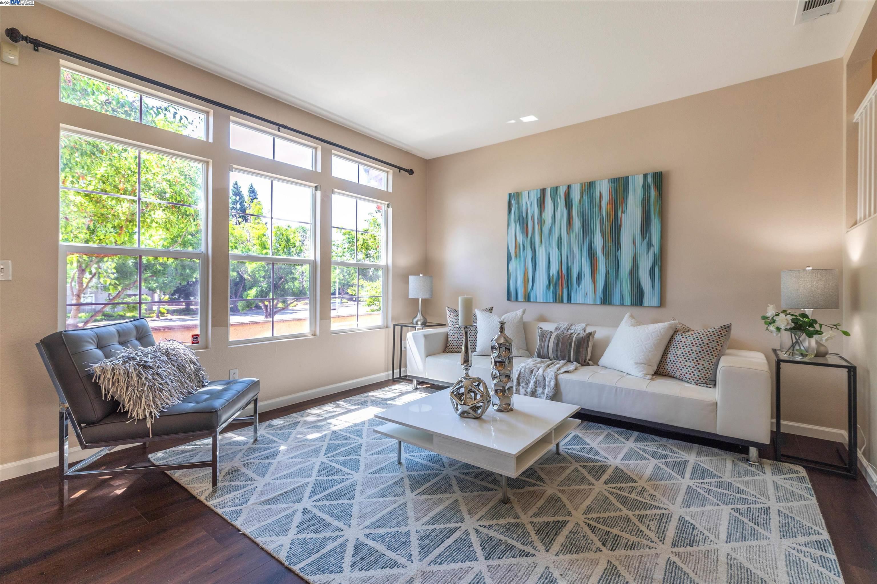 More Details about MLS # 41087568 : 3562 FITZSIMMONS CMN