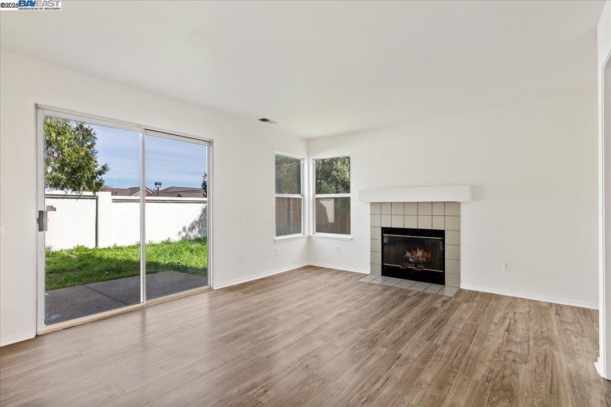 Detail Gallery Image 13 of 29 For 1605 Mount Silliman Way, Antioch,  CA 94531 - 3 Beds | 2/1 Baths