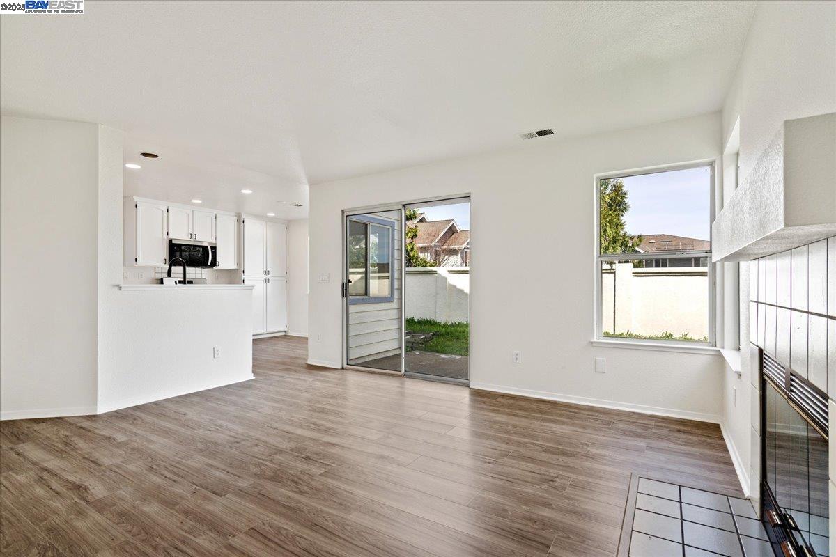 Detail Gallery Image 14 of 29 For 1605 Mount Silliman Way, Antioch,  CA 94531 - 3 Beds | 2/1 Baths