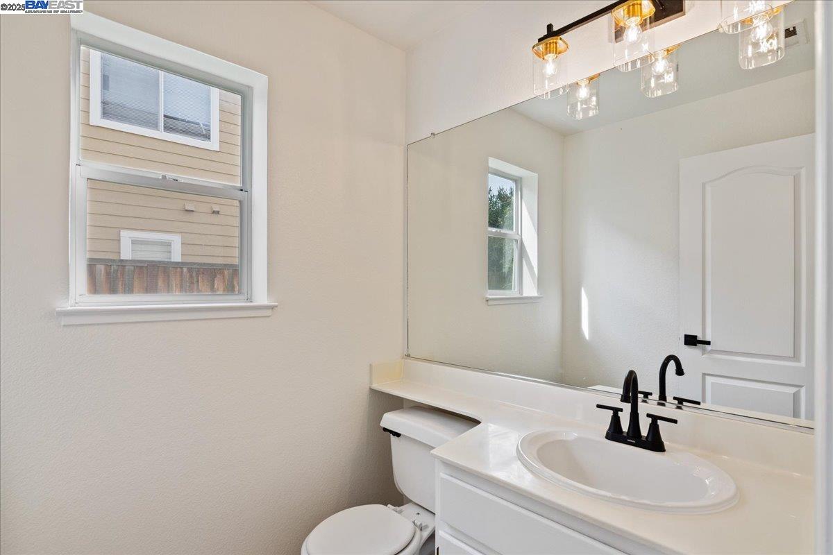 Detail Gallery Image 16 of 29 For 1605 Mount Silliman Way, Antioch,  CA 94531 - 3 Beds | 2/1 Baths