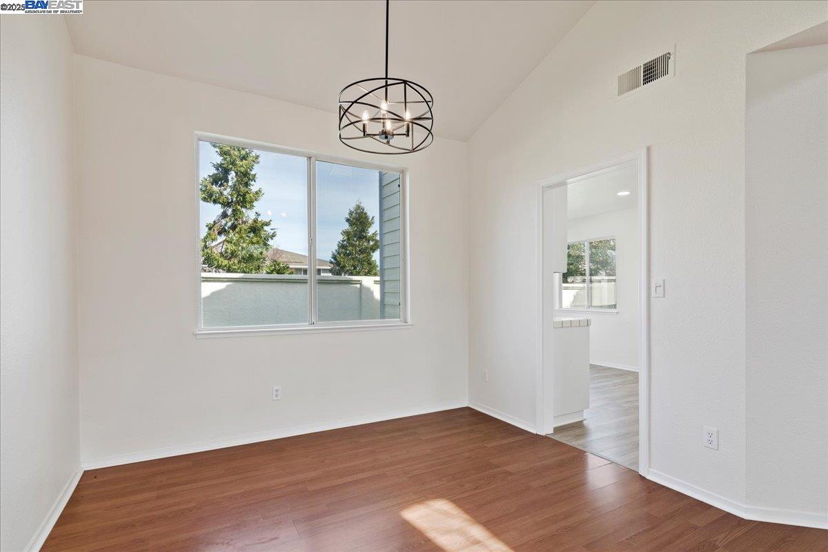 Detail Gallery Image 6 of 29 For 1605 Mount Silliman Way, Antioch,  CA 94531 - 3 Beds | 2/1 Baths