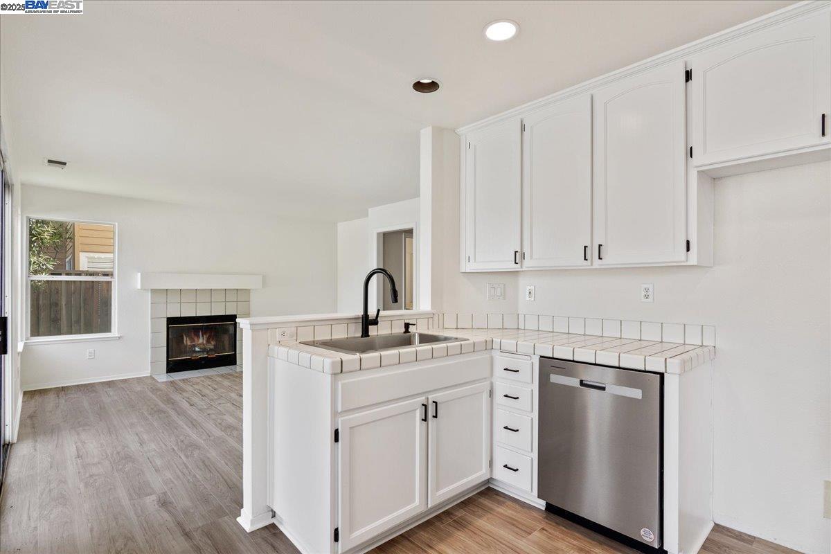Detail Gallery Image 9 of 29 For 1605 Mount Silliman Way, Antioch,  CA 94531 - 3 Beds | 2/1 Baths