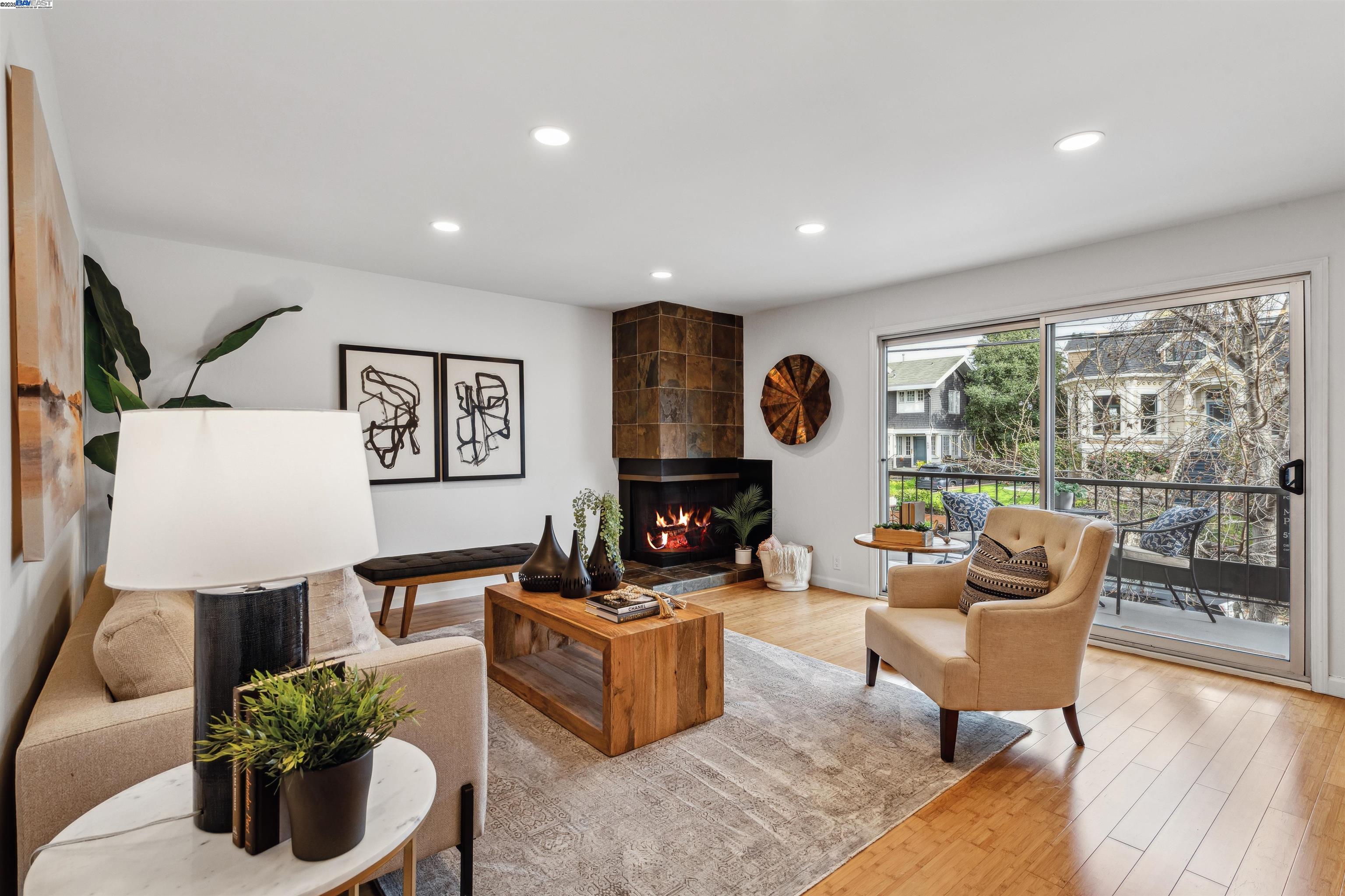 More Details about MLS # 41087585 : 645 CHETWOOD ST # 201