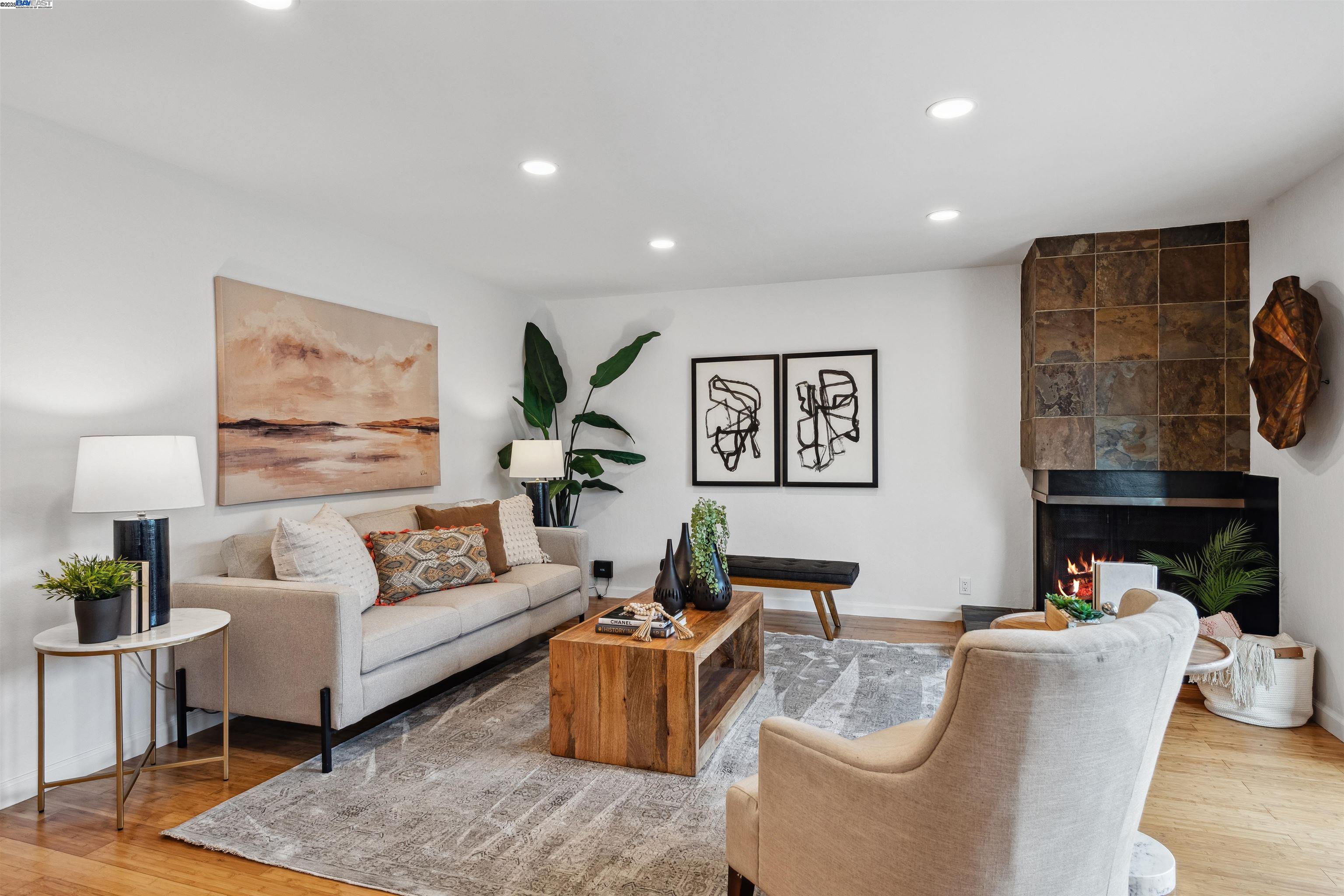 Photo #2: 41087585 Listing 