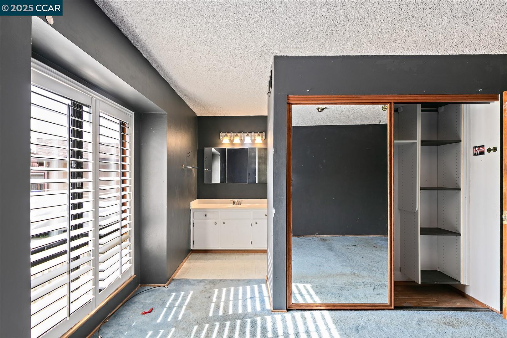 1200 Alberdan Ct