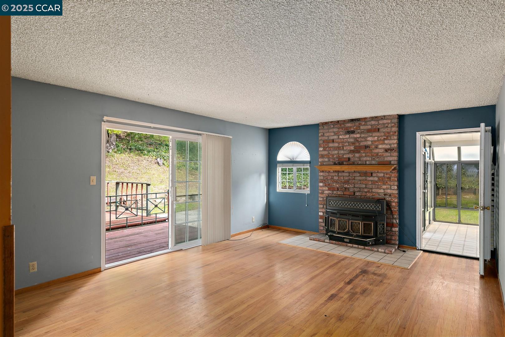 1200 Alberdan Ct