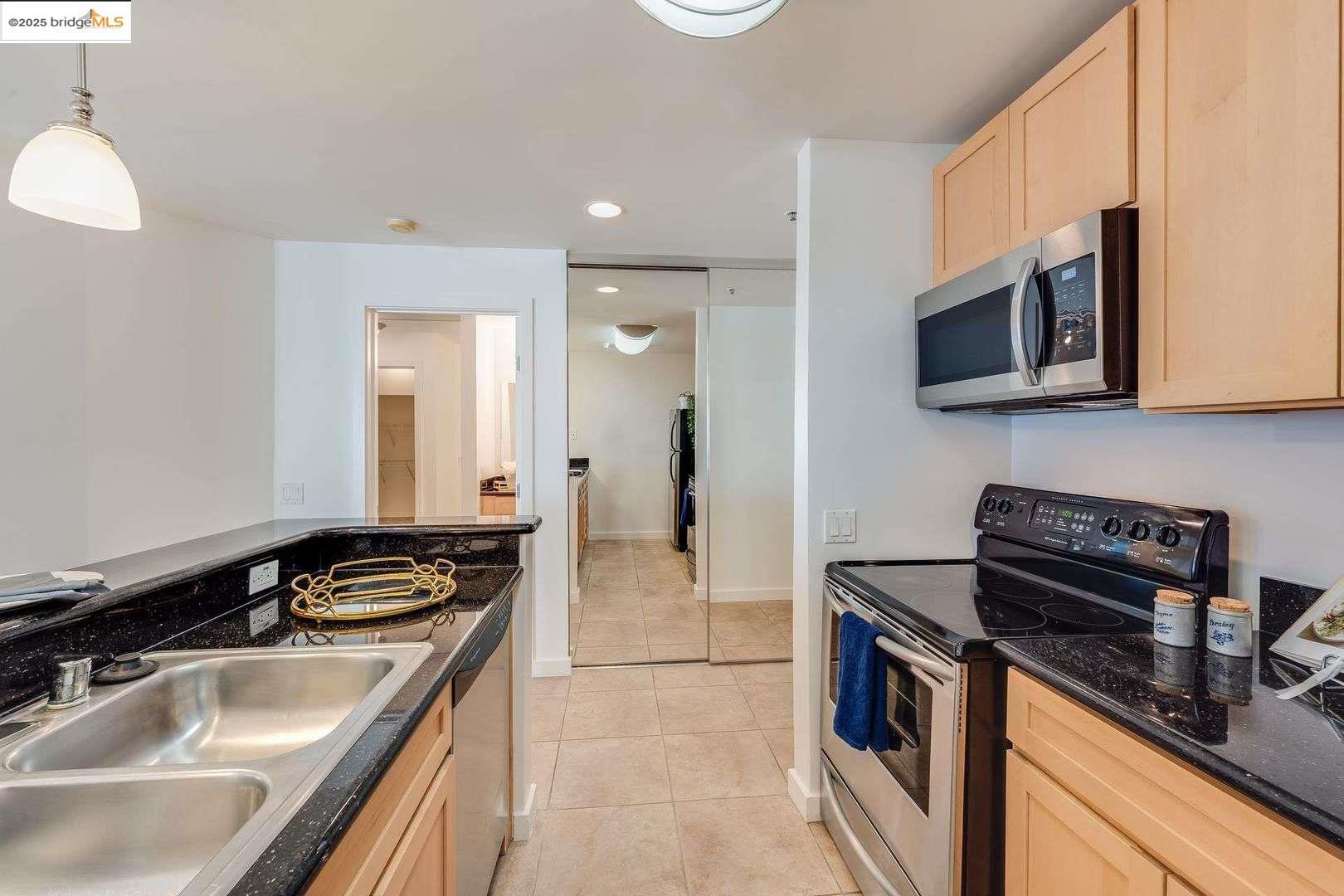 Photo #3: 41087600 Listing 