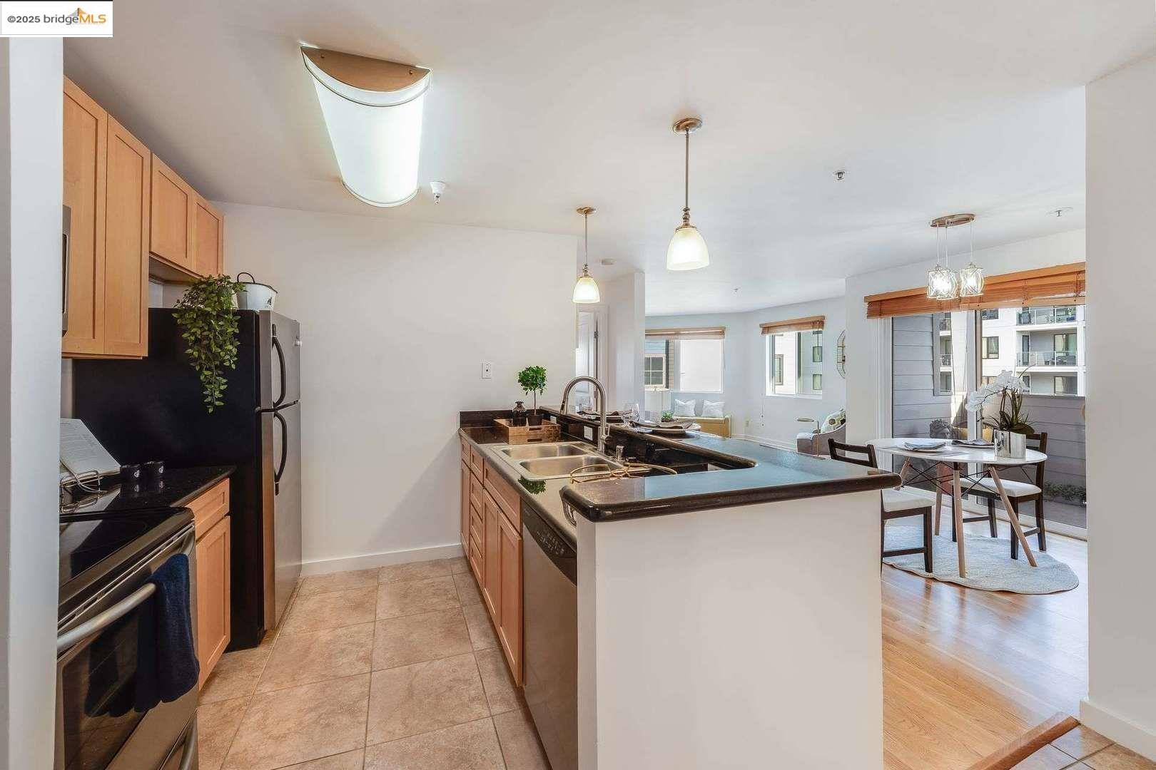 Photo #5: 41087600 Listing 