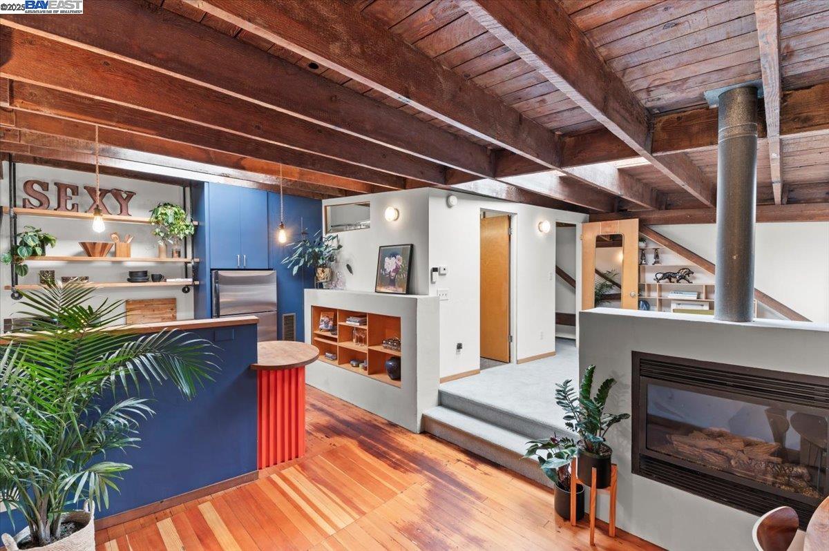 More Details about MLS # 41087602 : 373 40TH ST # 6