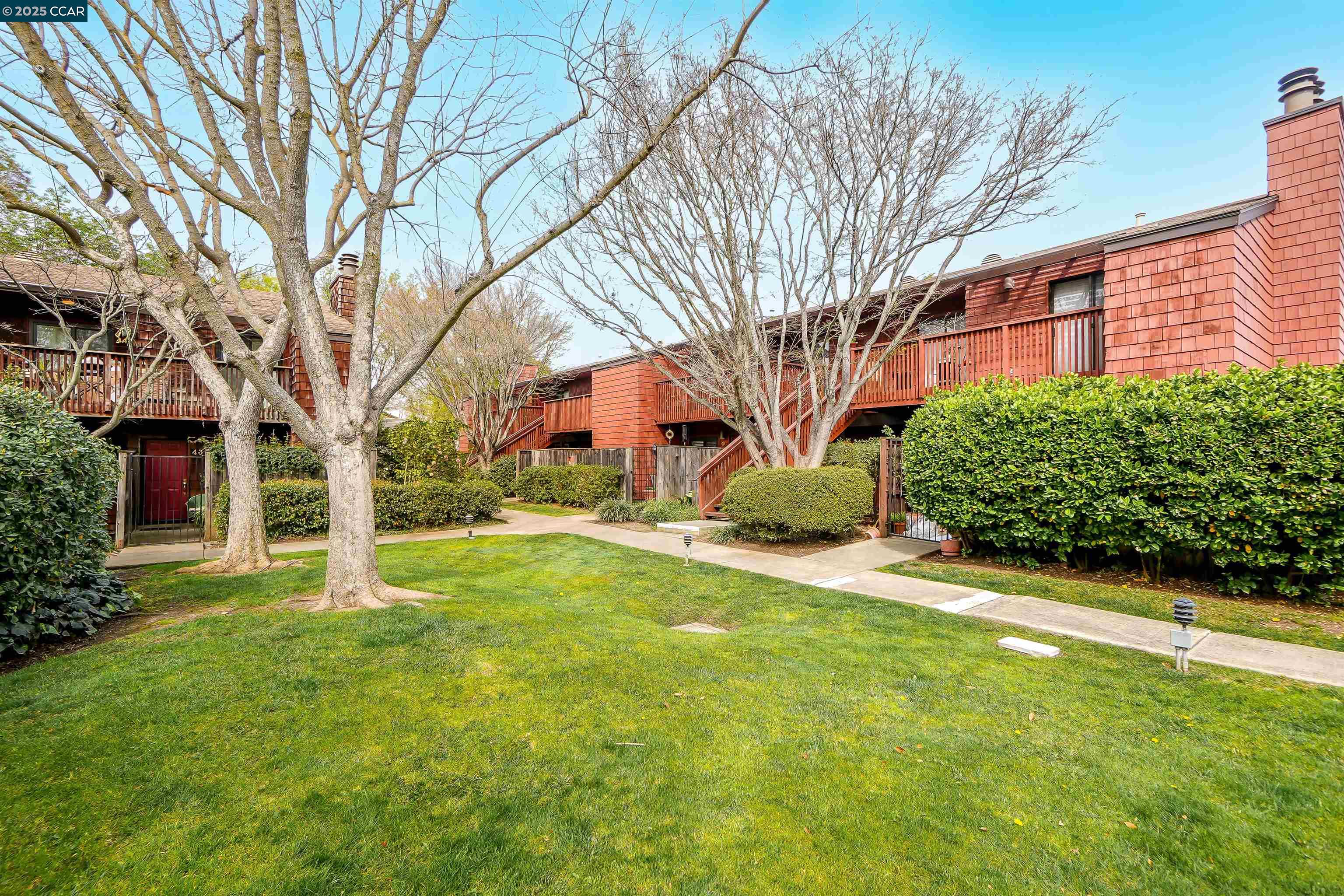 MLS: 41087622 Condo For Sale