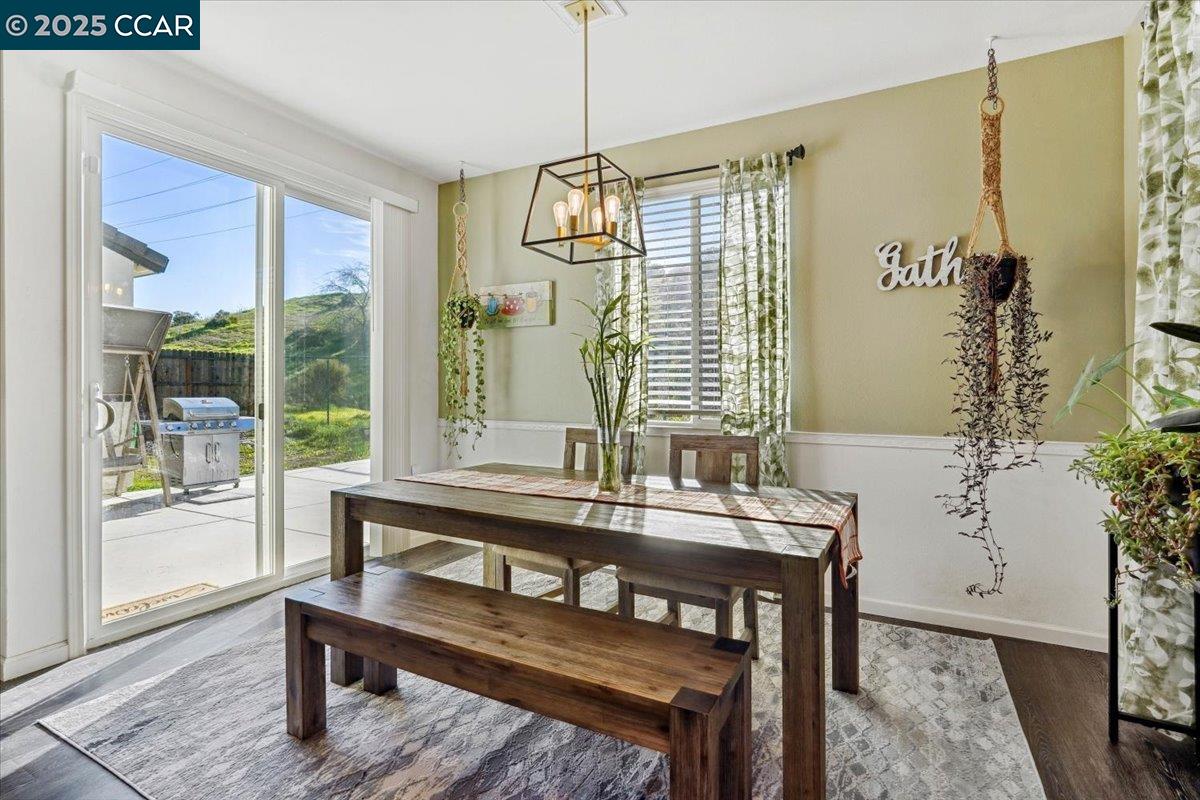 Detail Gallery Image 11 of 25 For 4528 Benton St, Antioch,  CA 94531 - 4 Beds | 2/1 Baths