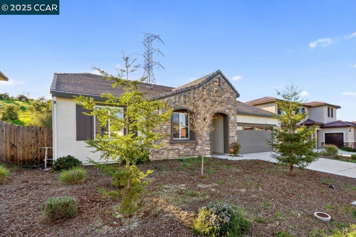 Detail Gallery Image 3 of 25 For 4528 Benton St, Antioch,  CA 94531 - 4 Beds | 2/1 Baths