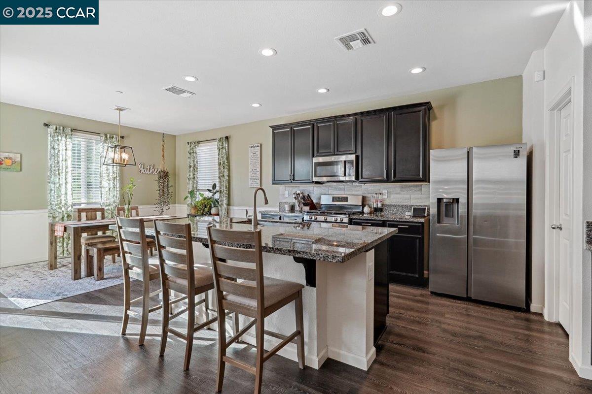 Detail Gallery Image 7 of 25 For 4528 Benton St, Antioch,  CA 94531 - 4 Beds | 2/1 Baths