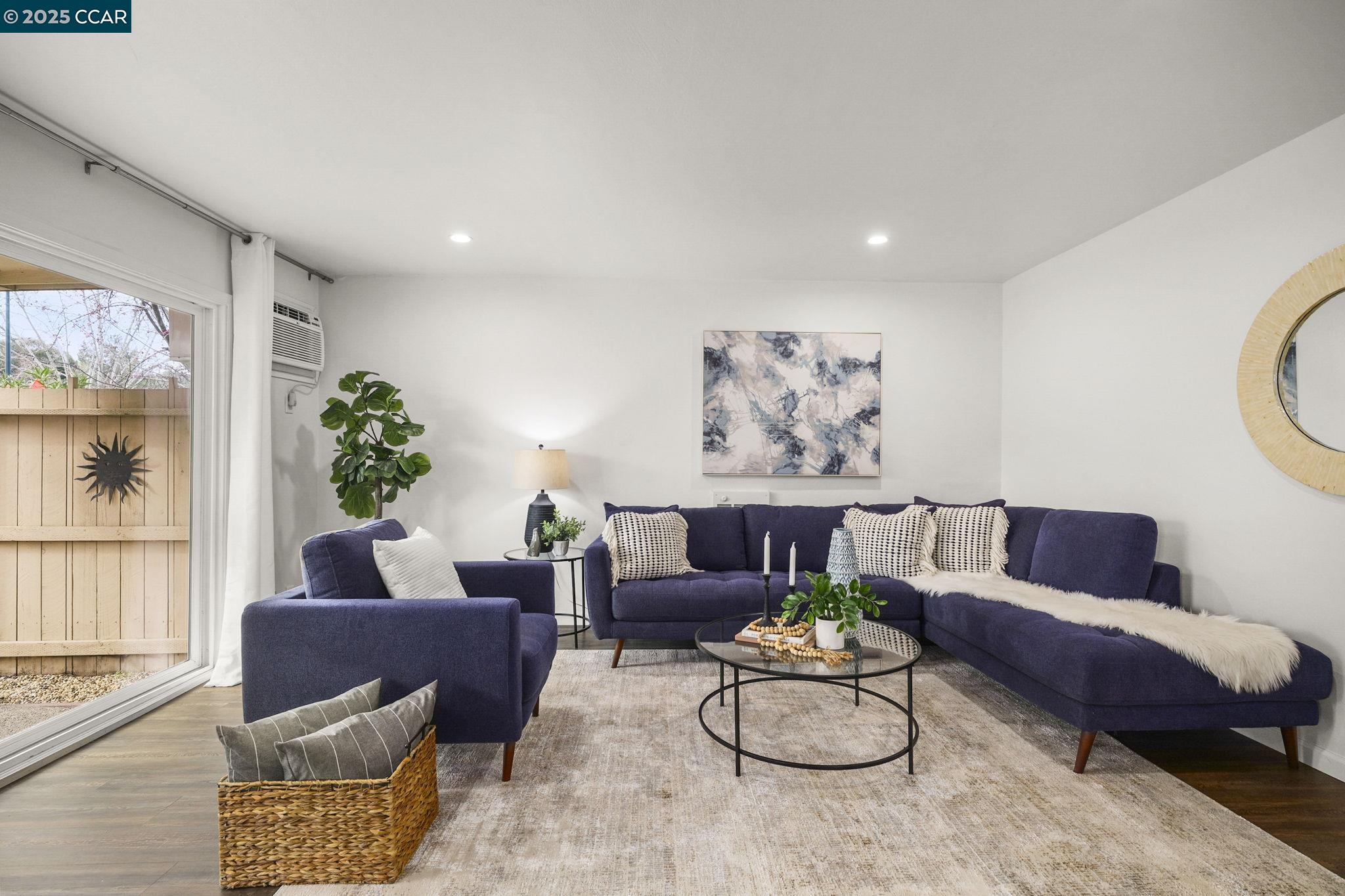 Photo #2: 41087633 Listing 