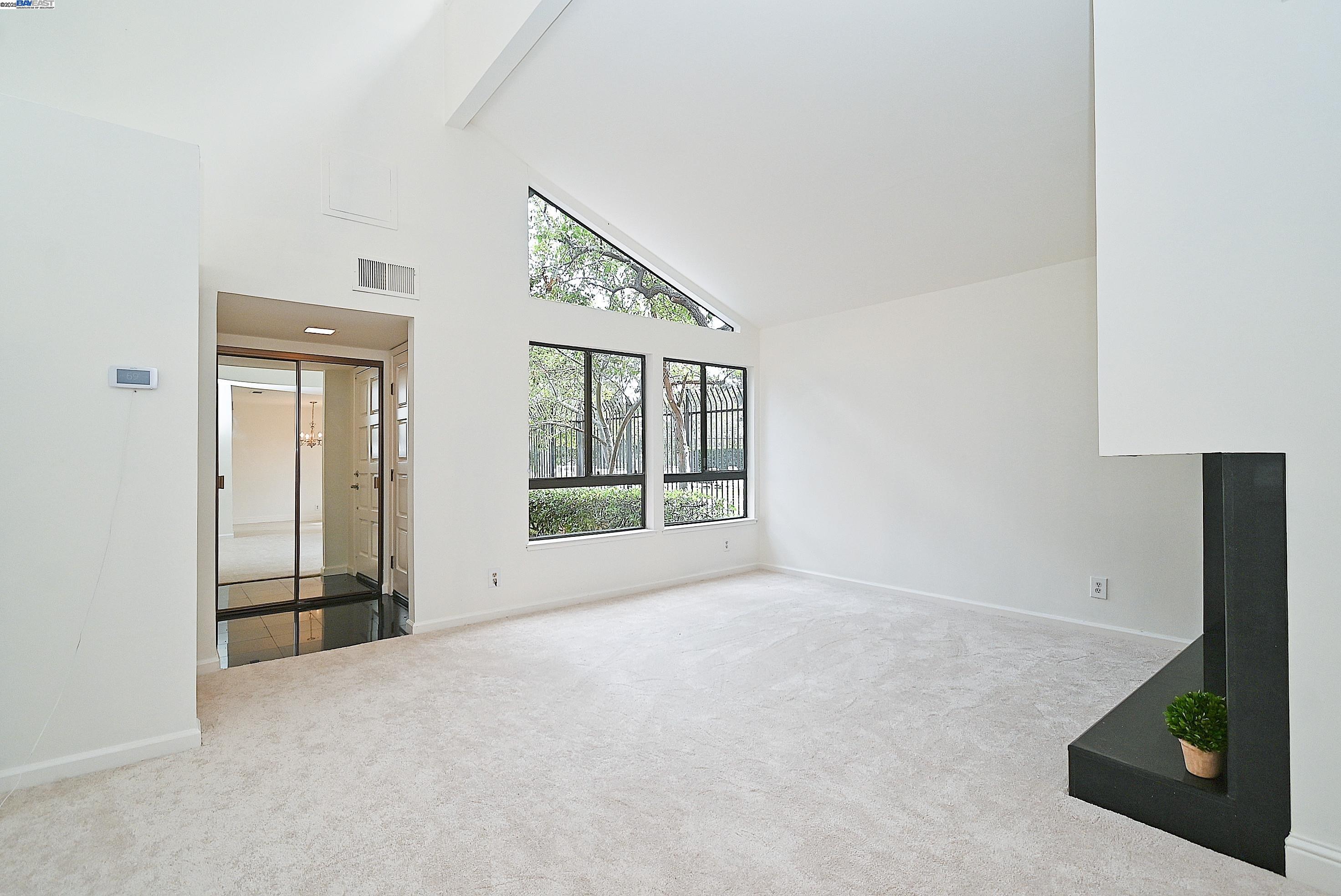 Detail Gallery Image 9 of 30 For 1117 Ironwood Rd, Alameda,  CA 94502 - 2 Beds | 2/1 Baths