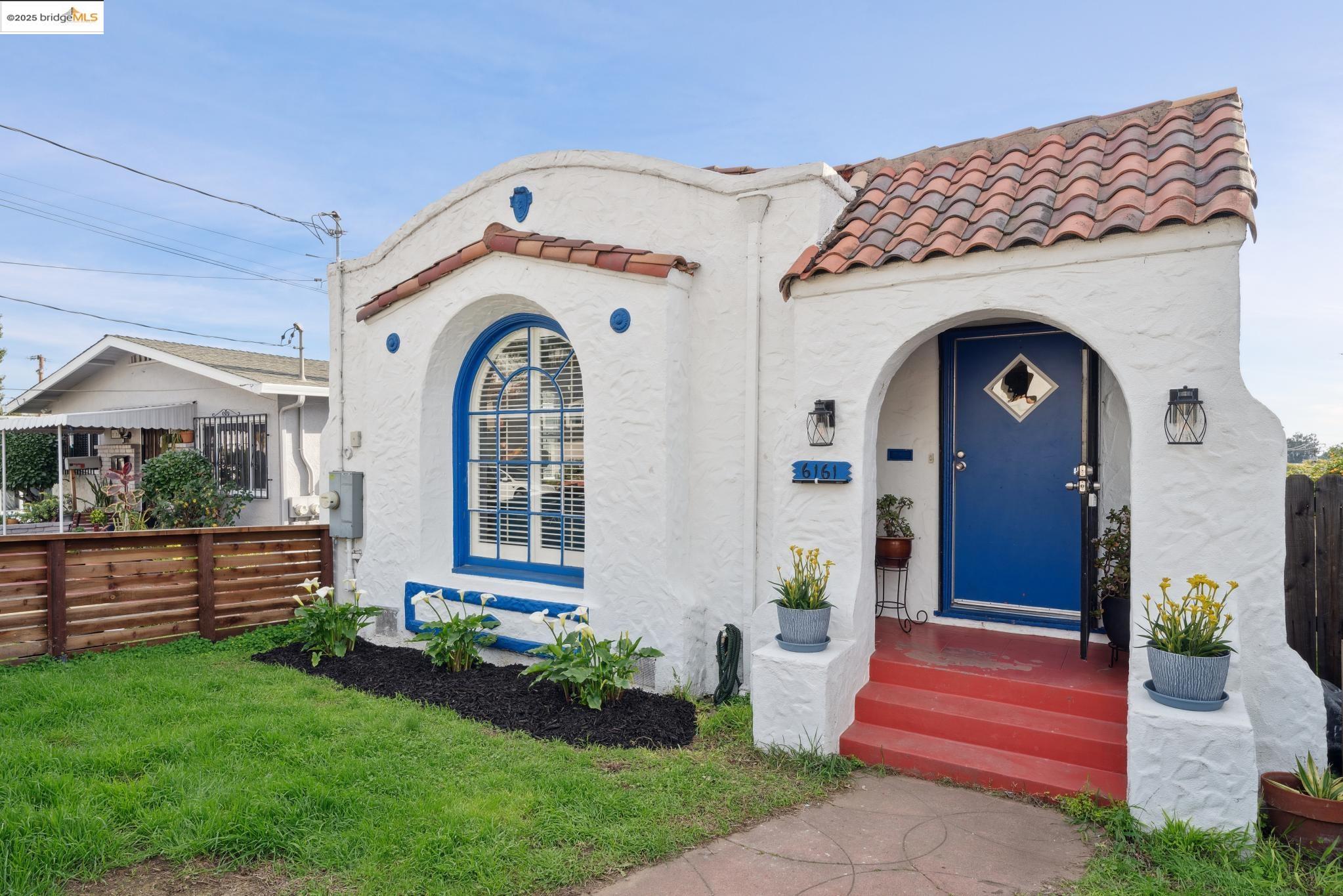 Detail Gallery Image 1 of 1 For 6161 Mauritania Ave, Oakland,  CA 94605 - 2 Beds | 1 Baths