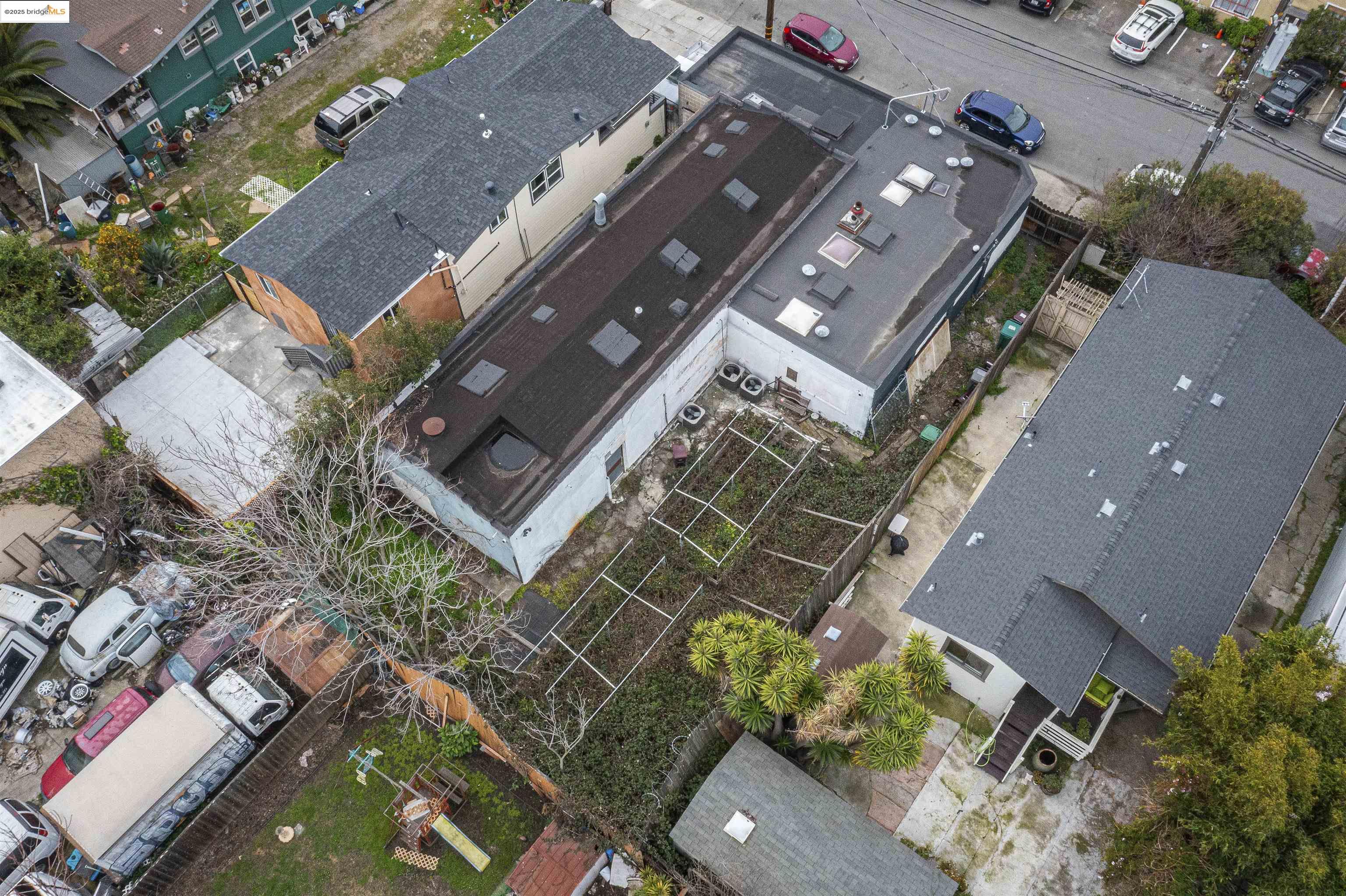 Detail Gallery Image 10 of 16 For 2928 Chapman St, Oakland,  CA 94601 - – Beds | – Baths