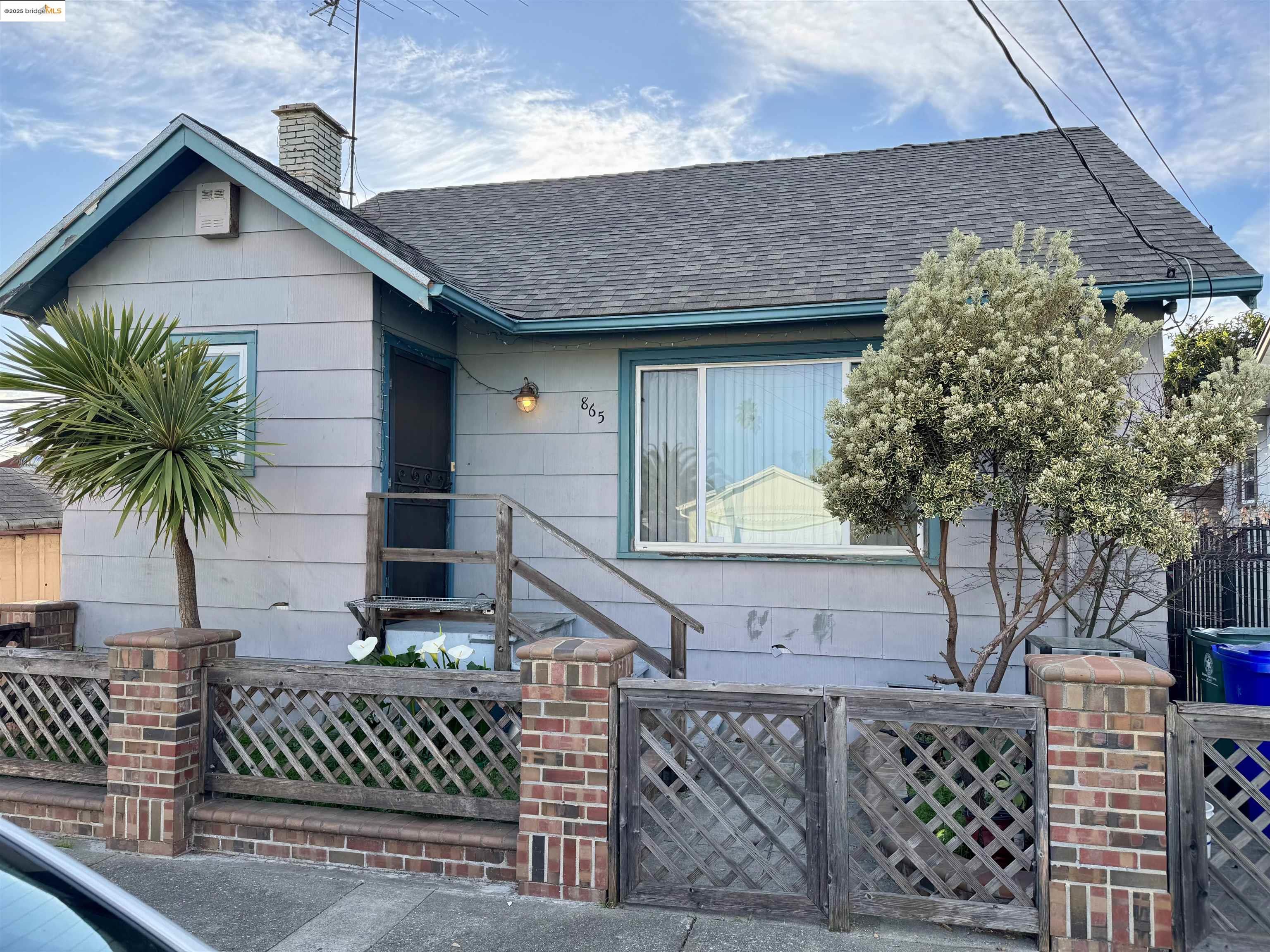 Detail Gallery Image 1 of 1 For 865 24th St, Richmond,  CA 94804 - 2 Beds | 1 Baths