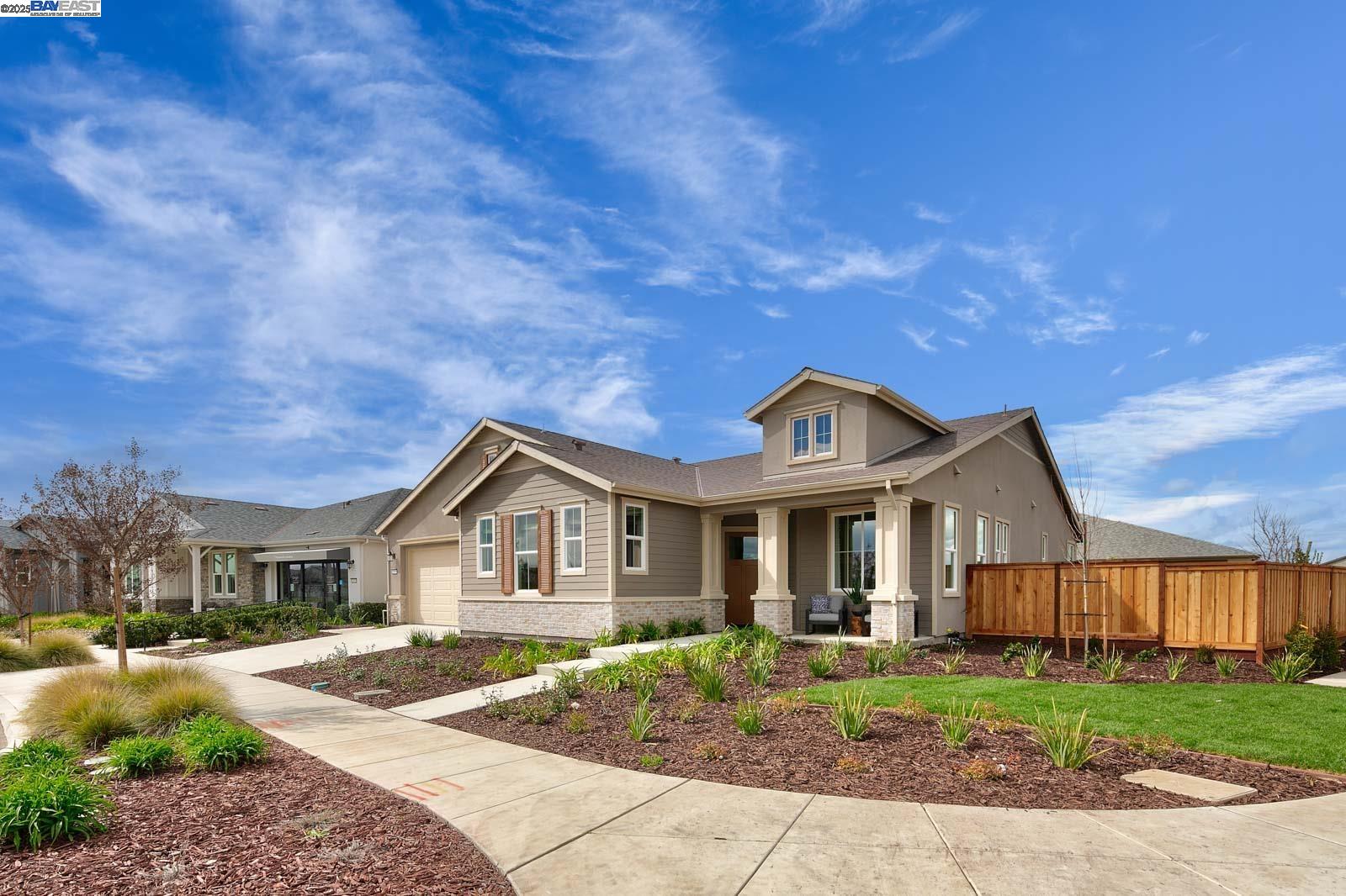 Detail Gallery Image 2 of 60 For 617 Conrad Court, Manteca,  CA 95336 - 2 Beds | 2/1 Baths