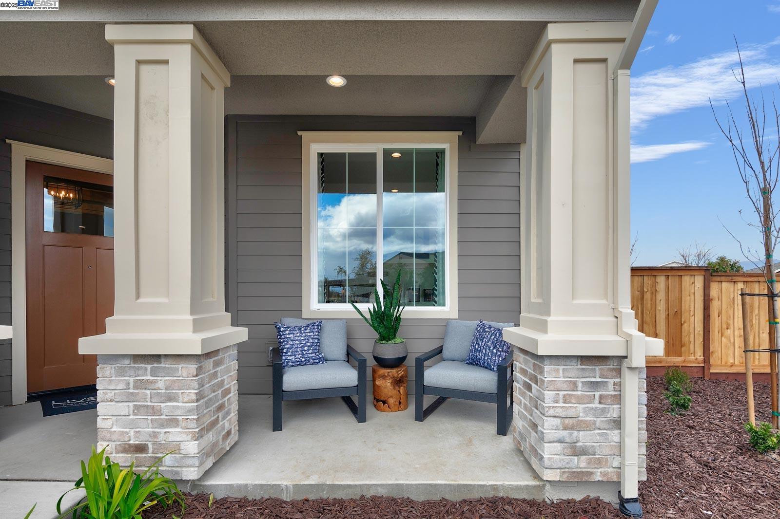 Detail Gallery Image 3 of 60 For 617 Conrad Court, Manteca,  CA 95336 - 2 Beds | 2/1 Baths