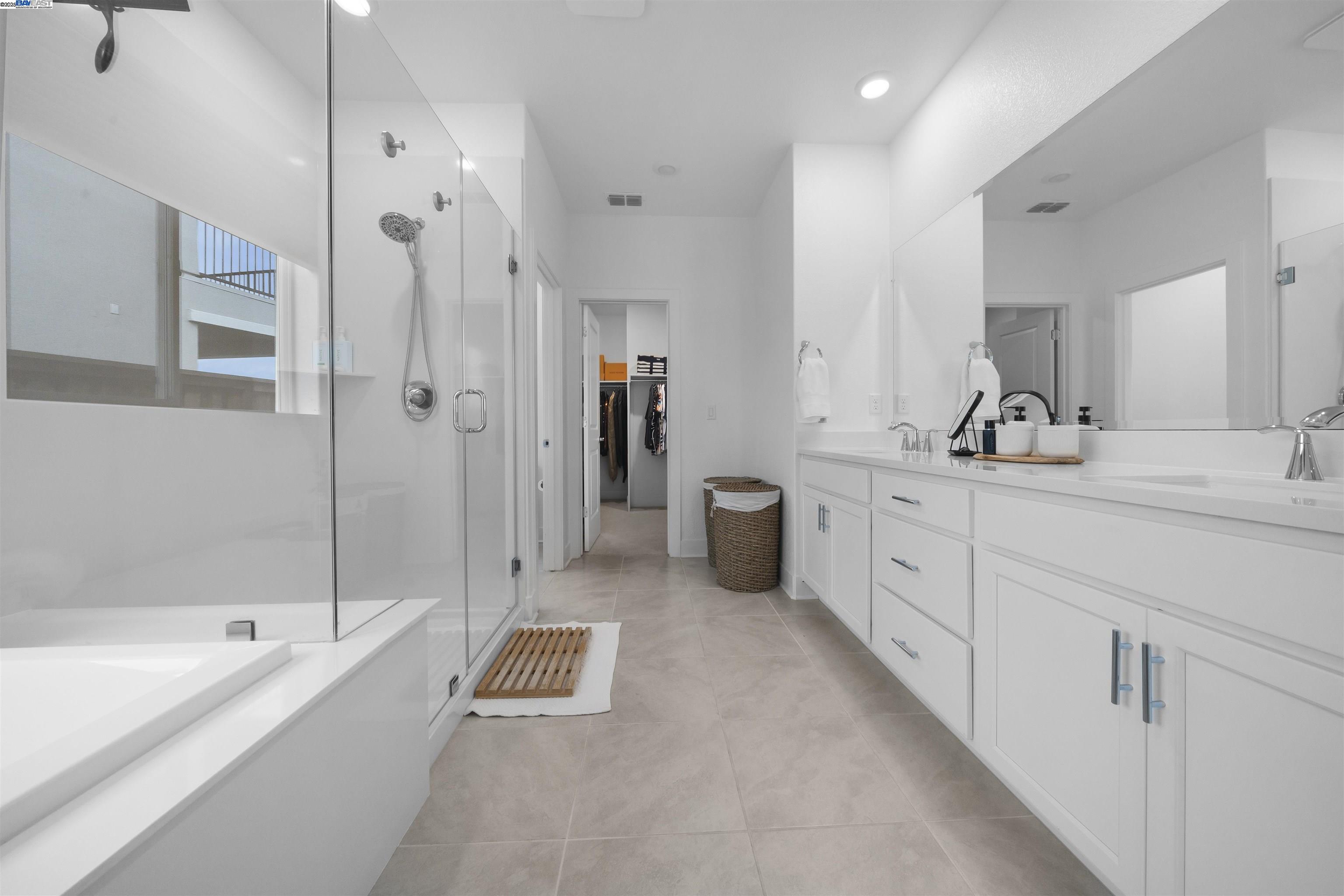 Detail Gallery Image 23 of 52 For 2743 Irish Meadow Way, Lathrop,  CA 95330 - 3 Beds | 3/1 Baths