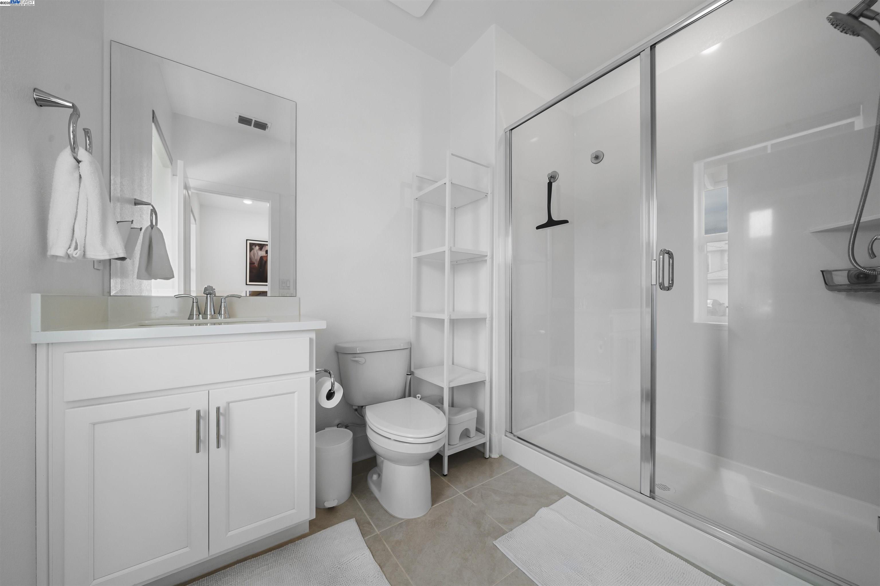 Detail Gallery Image 33 of 52 For 2743 Irish Meadow Way, Lathrop,  CA 95330 - 3 Beds | 3/1 Baths