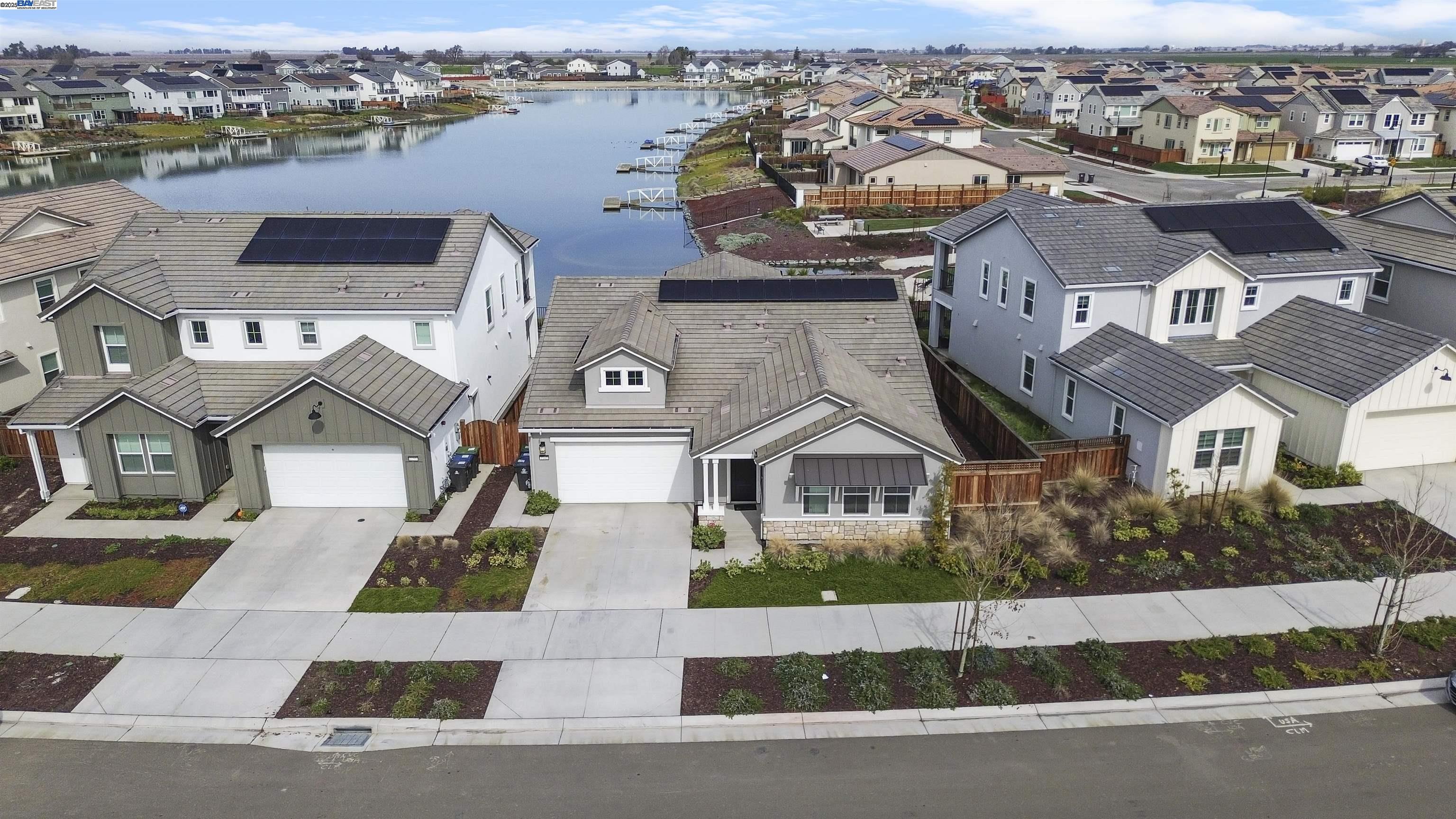 Detail Gallery Image 36 of 52 For 2743 Irish Meadow Way, Lathrop,  CA 95330 - 3 Beds | 3/1 Baths