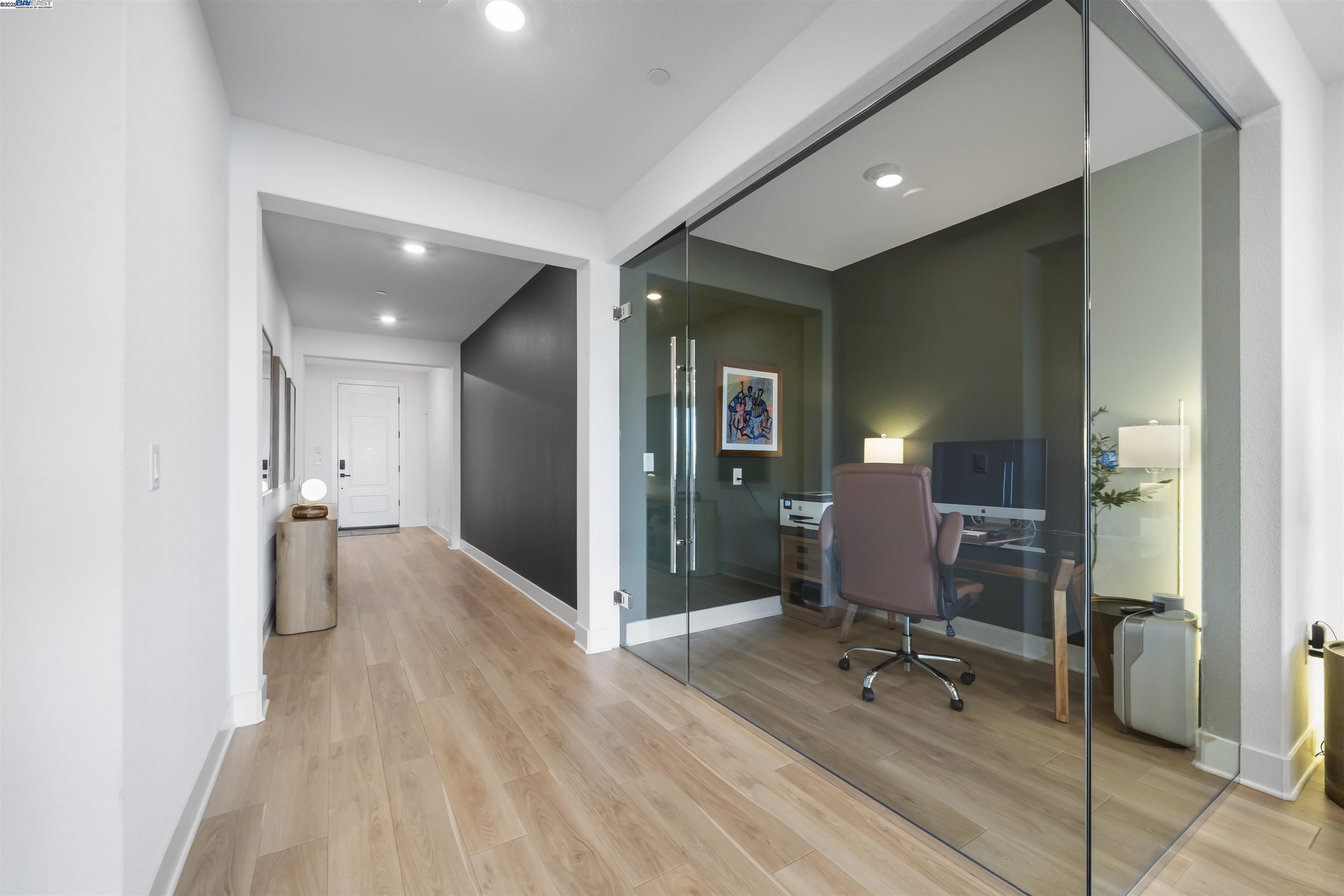 Detail Gallery Image 7 of 52 For 2743 Irish Meadow Way, Lathrop,  CA 95330 - 3 Beds | 3/1 Baths