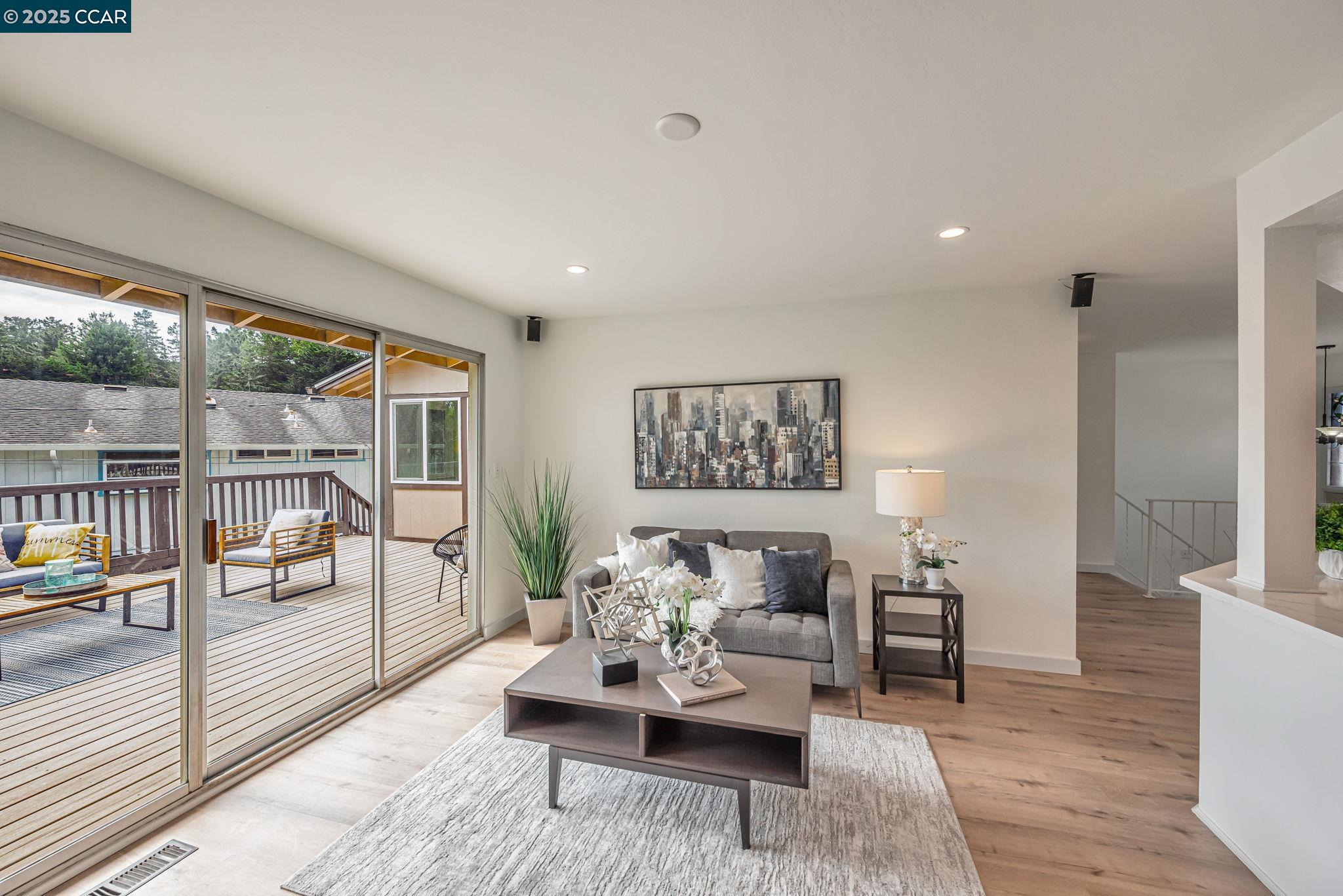 Detail Gallery Image 13 of 40 For 170 Yolo Ct, San Bruno,  CA 94066 - 5 Beds | 3 Baths