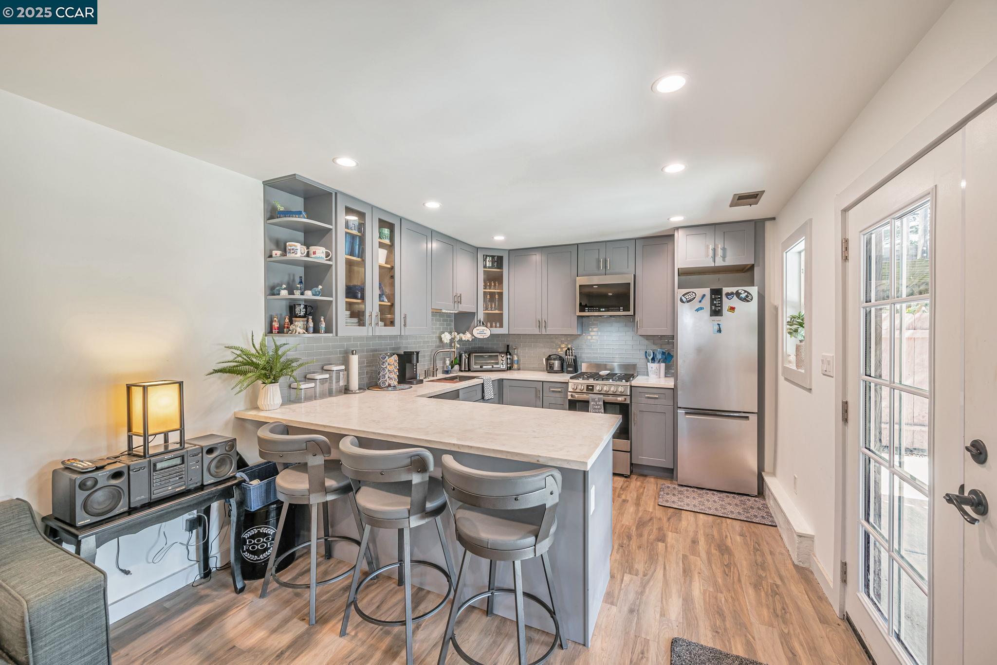Detail Gallery Image 26 of 40 For 170 Yolo Ct, San Bruno,  CA 94066 - 5 Beds | 3 Baths